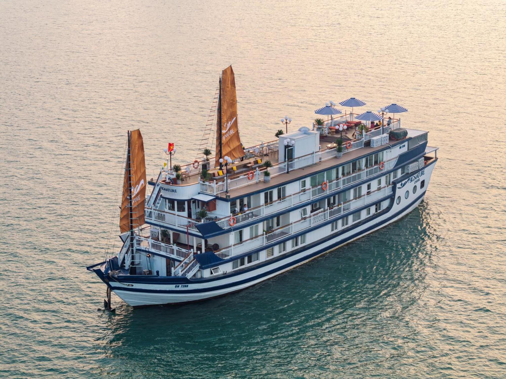 Signature Royal Halong Cruise  5*