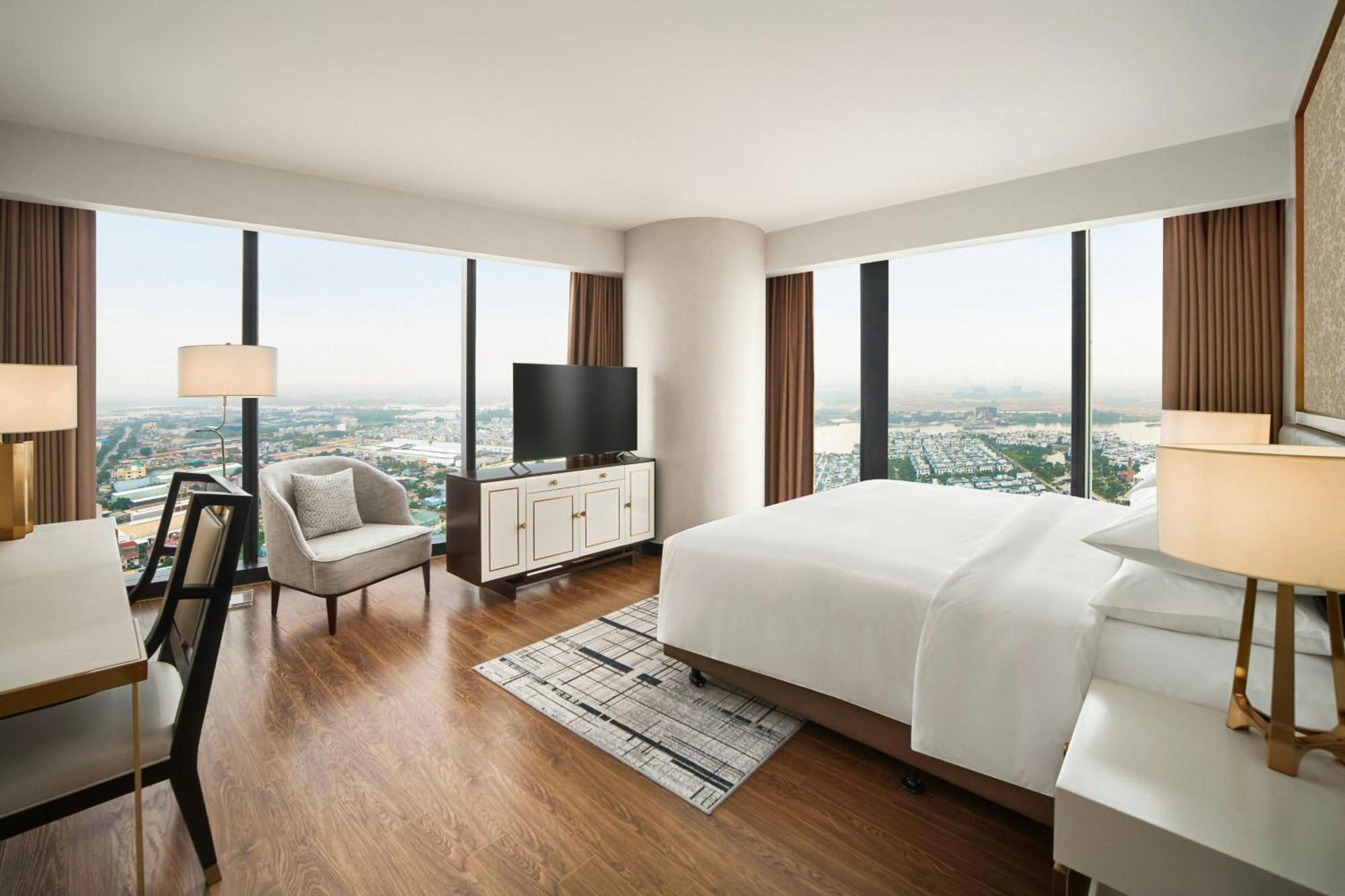 Sheraton Phong Hotel
