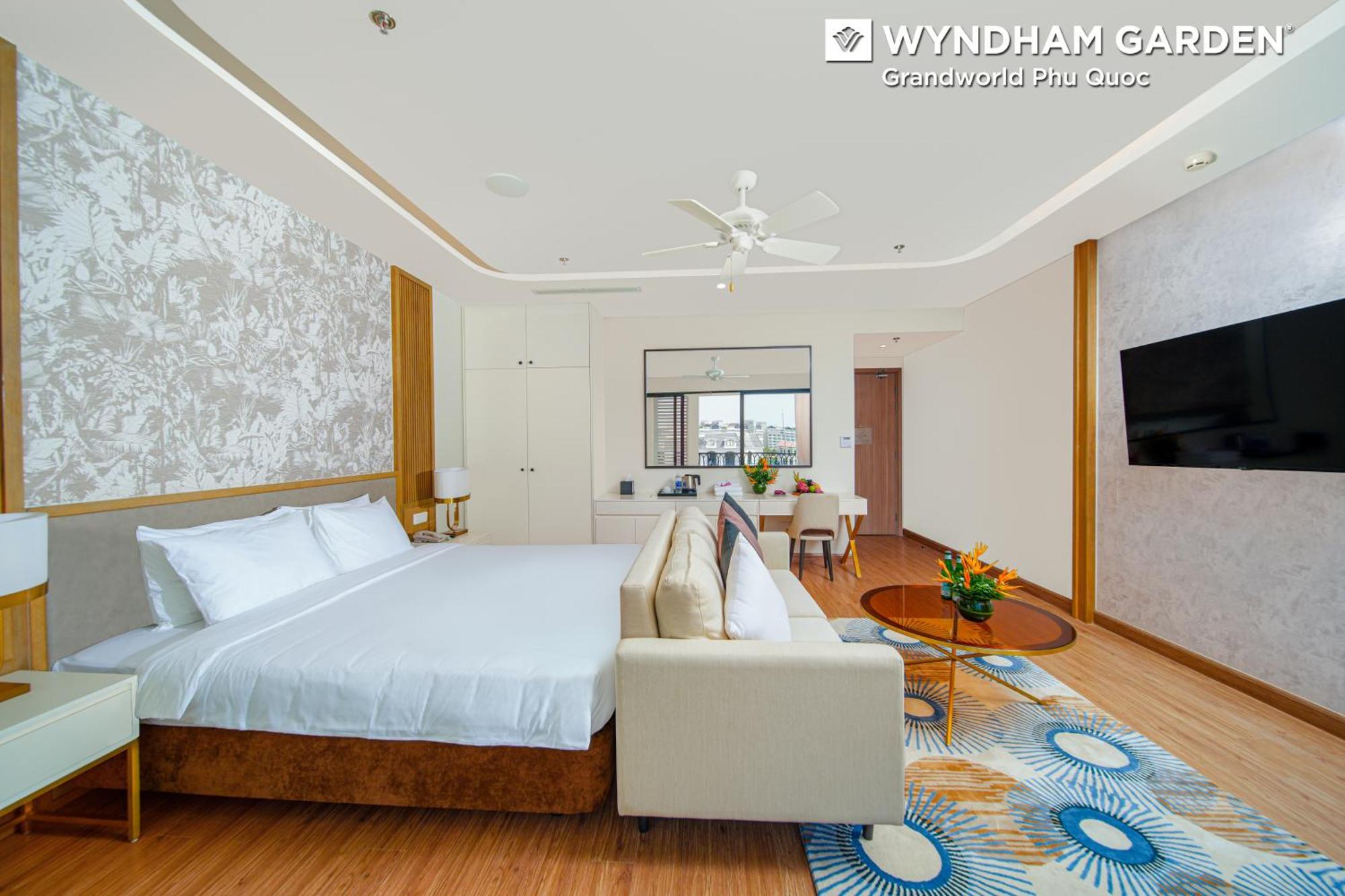 Wyndham Garden Grandworld Hotel 4*