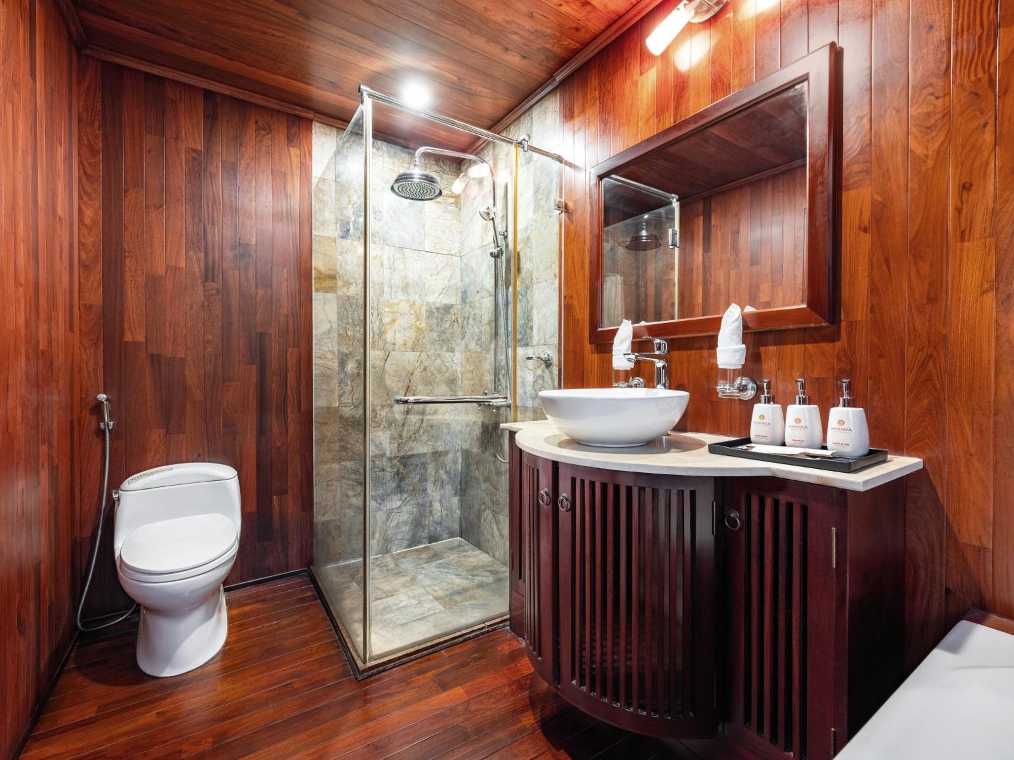 Hera Classic Boutique Cruise Botel