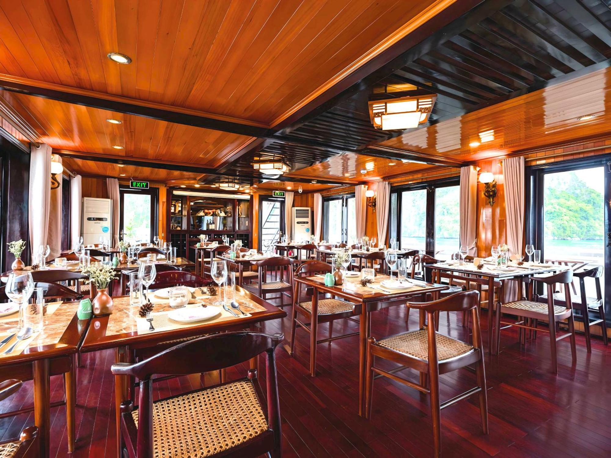 Hera Classic Boutique Cruise Botel