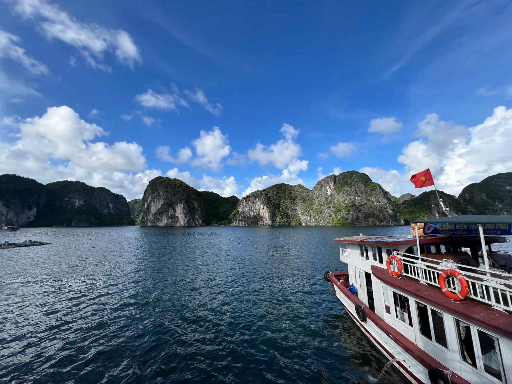Hotel Mb Cat Ba Island