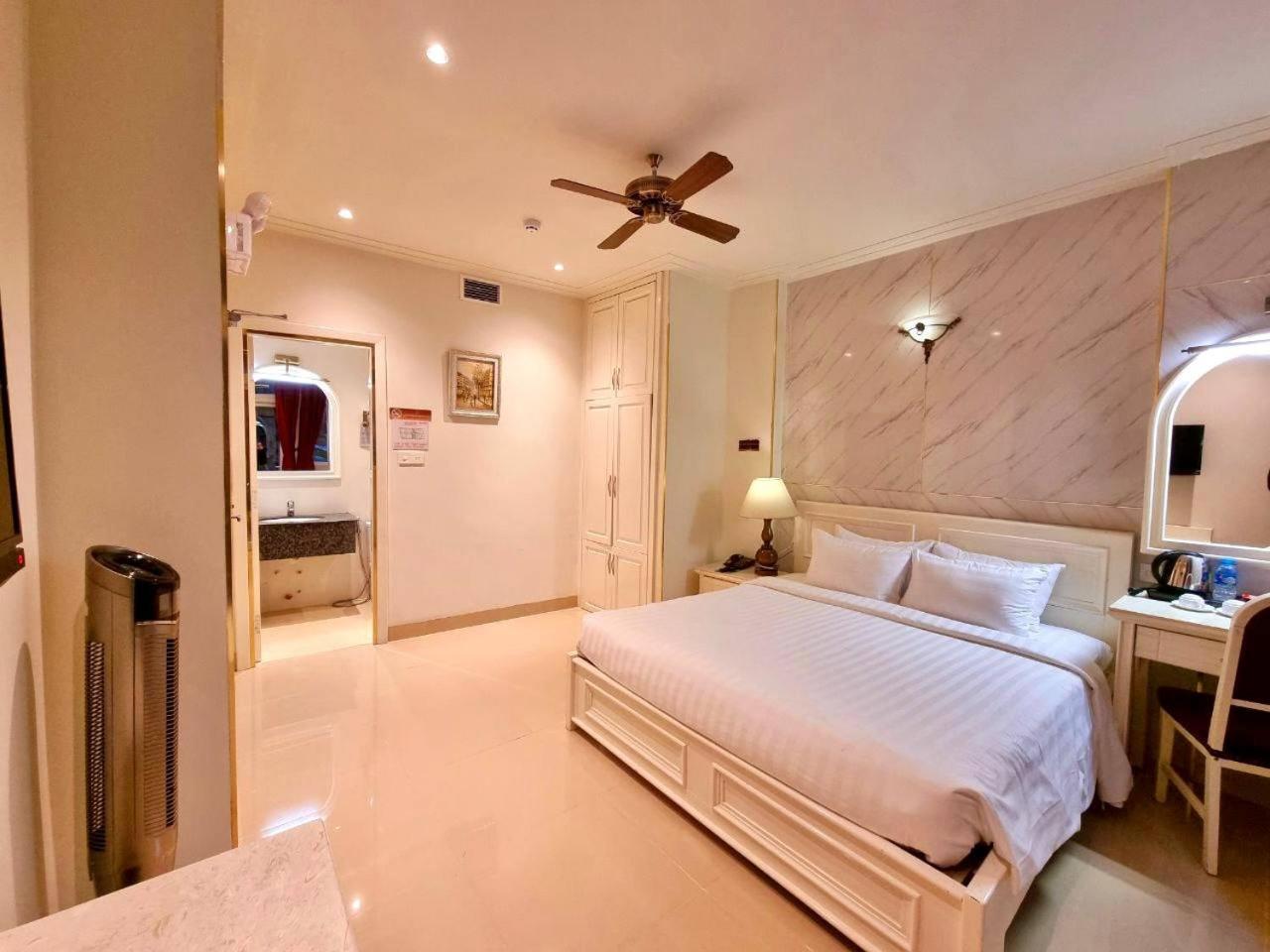 Tulip 3 Hotel 2*