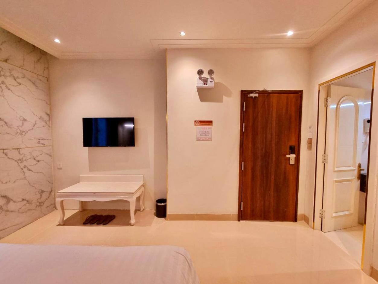 Tulip 3 Hotel 2*