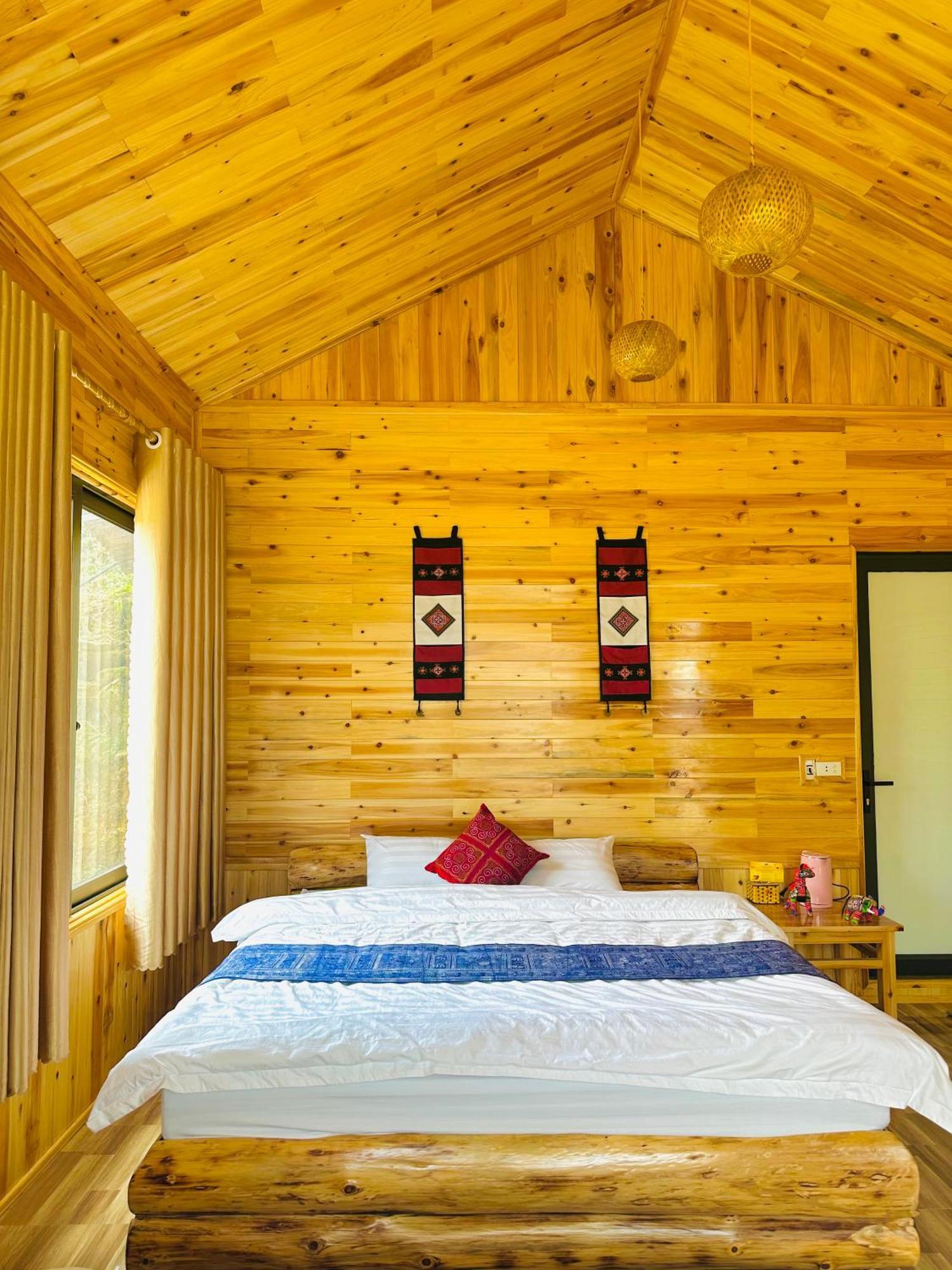 De House & Coffee Lodge