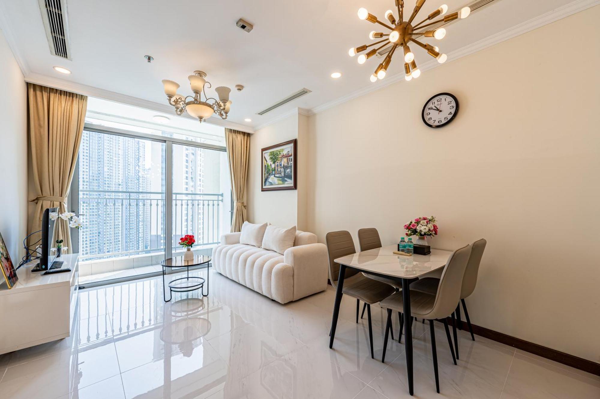 Apartment Vinhomes Park - Landmark Luxury Ho Chi Minh City