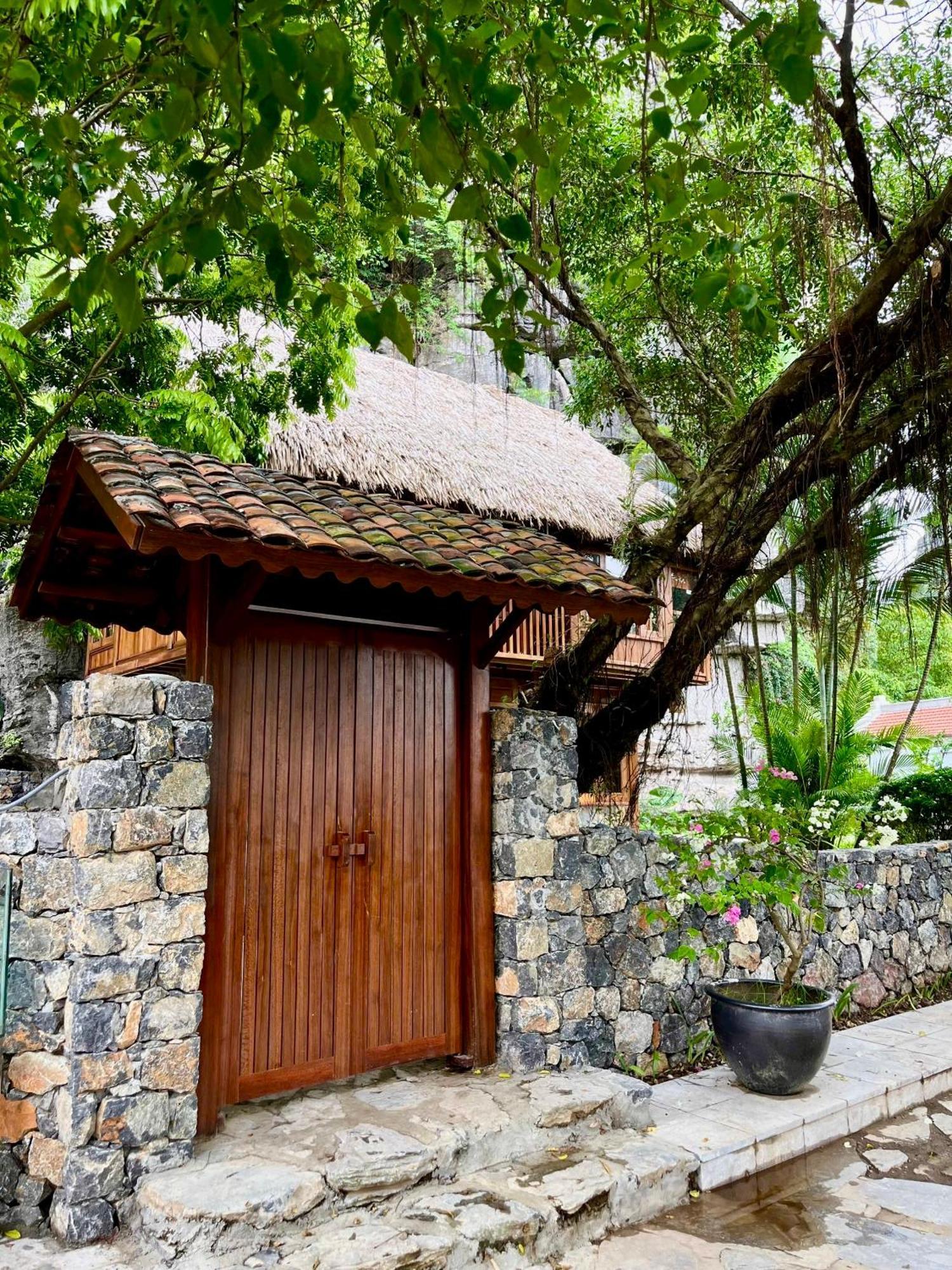 Hang Mua 4* Ninh Bình