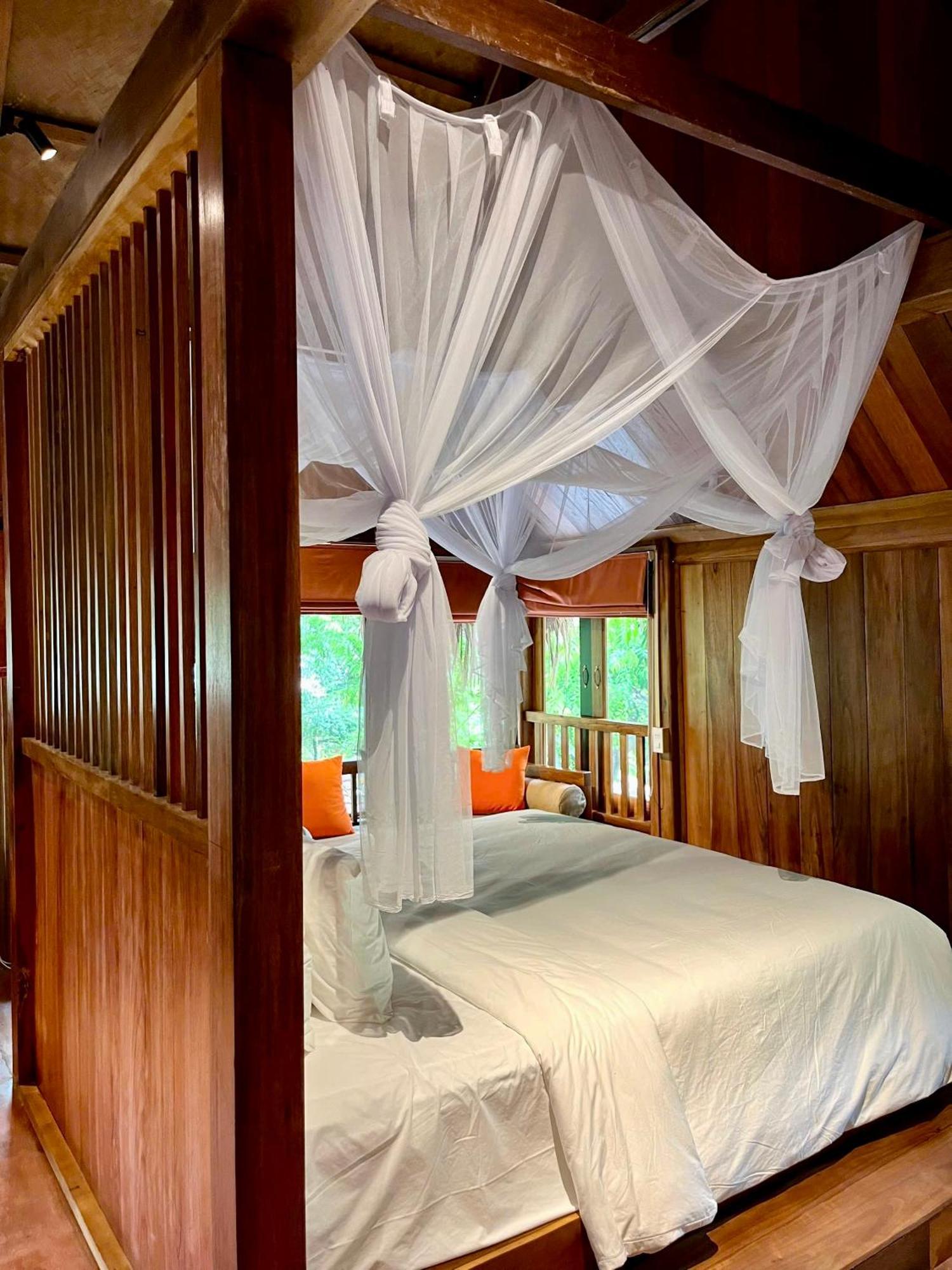 Khách sạn Hang Mua 4*