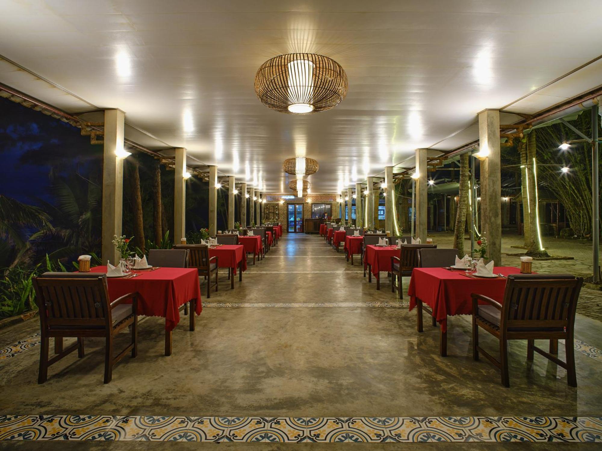 Lang Co Beach Resort Resort