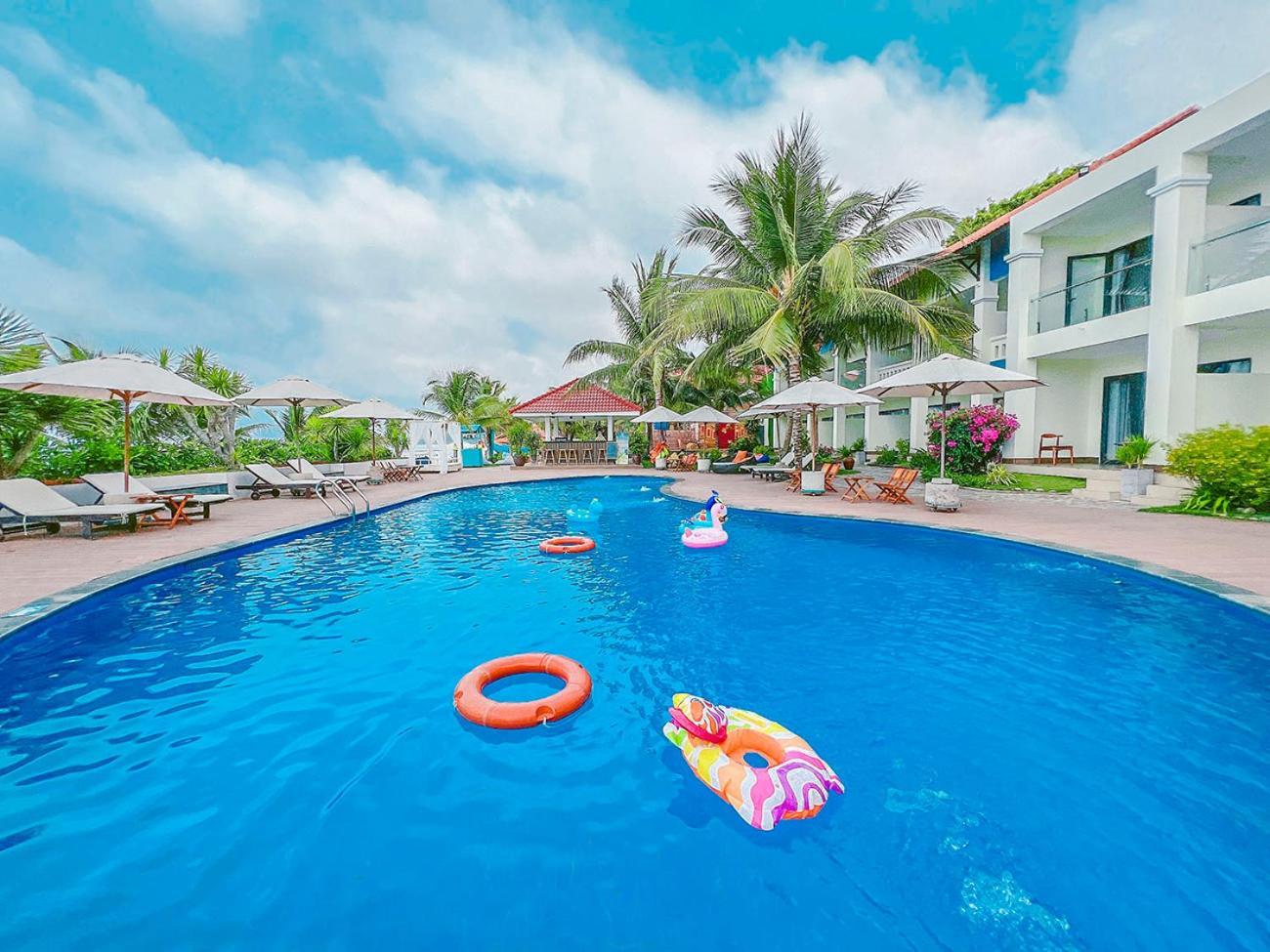 Hon Rom 2 Resort