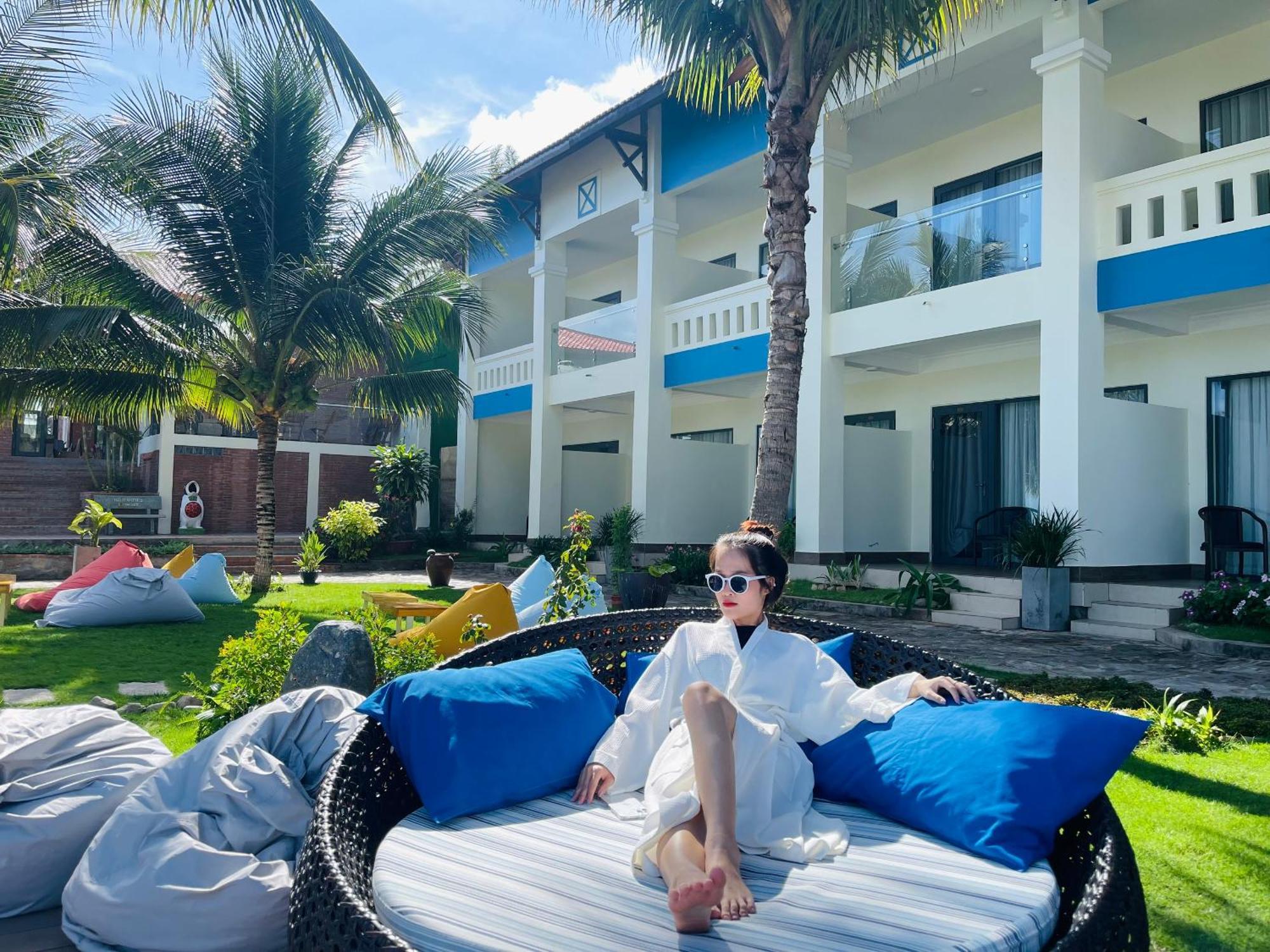 Hon Rom 2 Resort