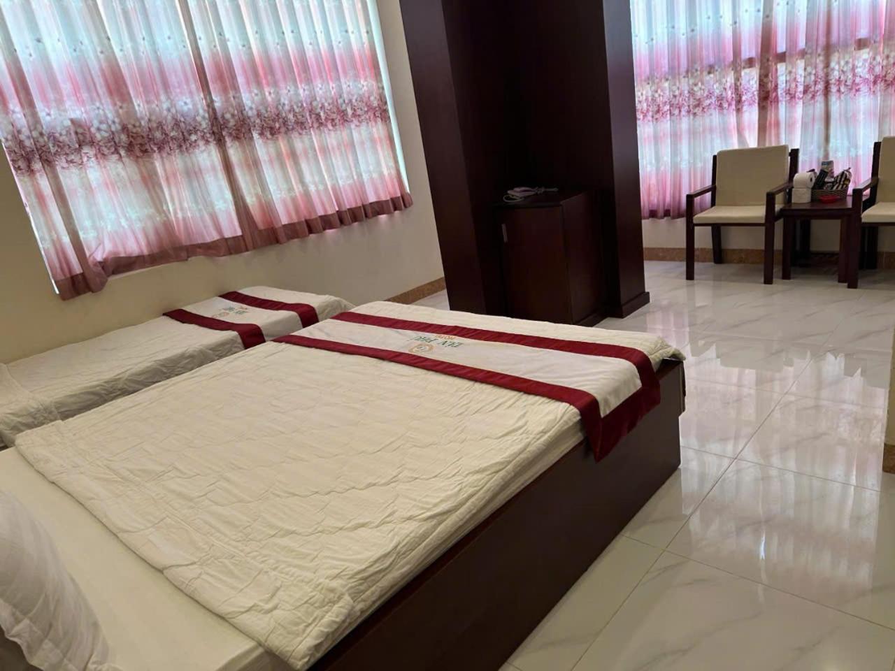 Tan Phu Khách sạn *