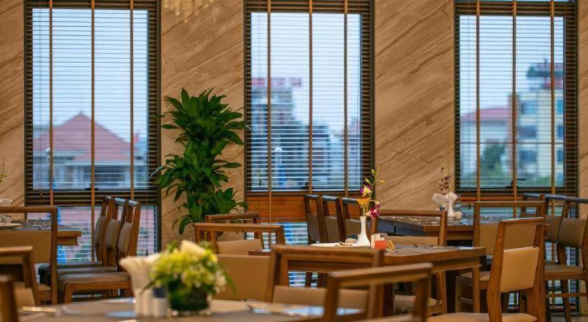 Hotel Marina Ha Long
