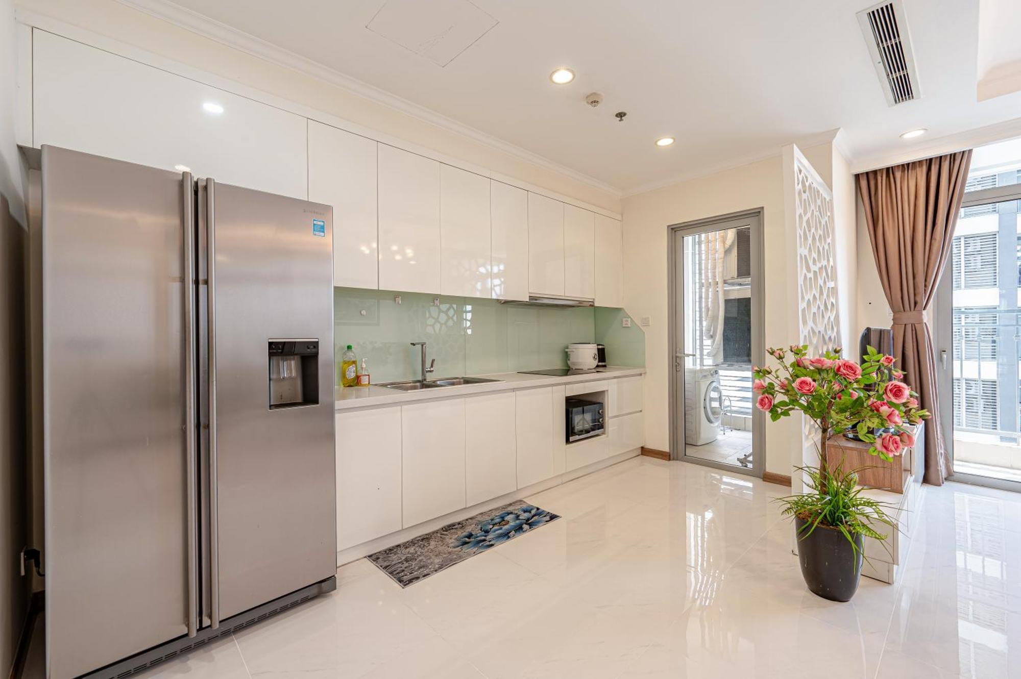 Apartment Vinhomes Park - Landmark Luxury Ho Chi Minh City
