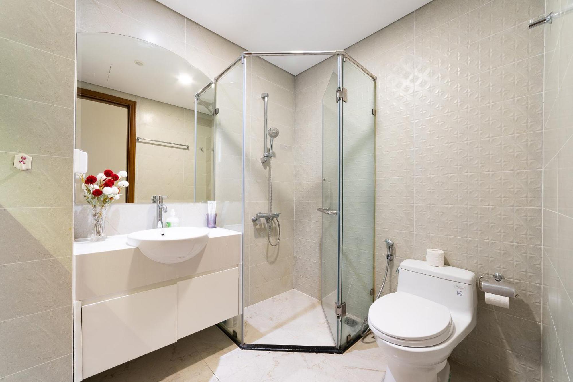 Apartment Vinhomes Park - Landmark Luxury Ho Chi Minh City