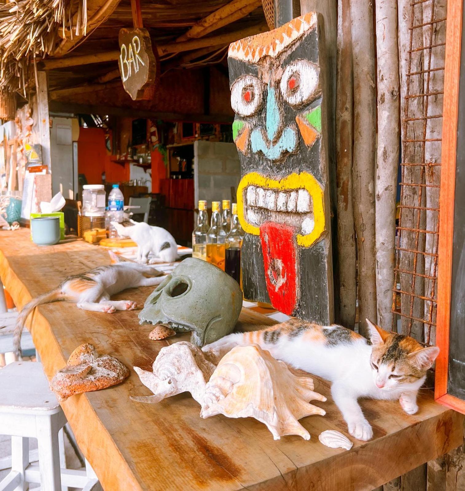 Eva Hut Mui Ne