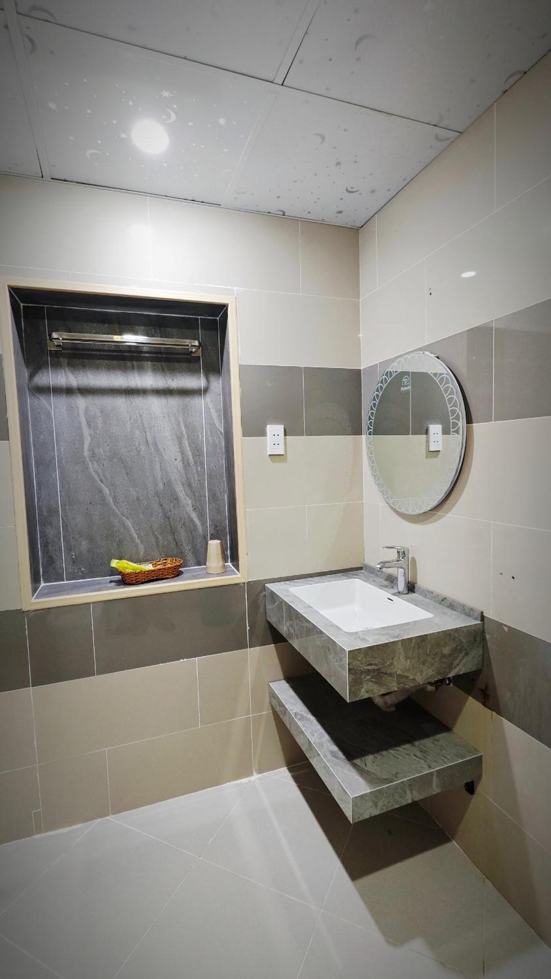 Khach San Quoc Cuong-di Tam Hotel