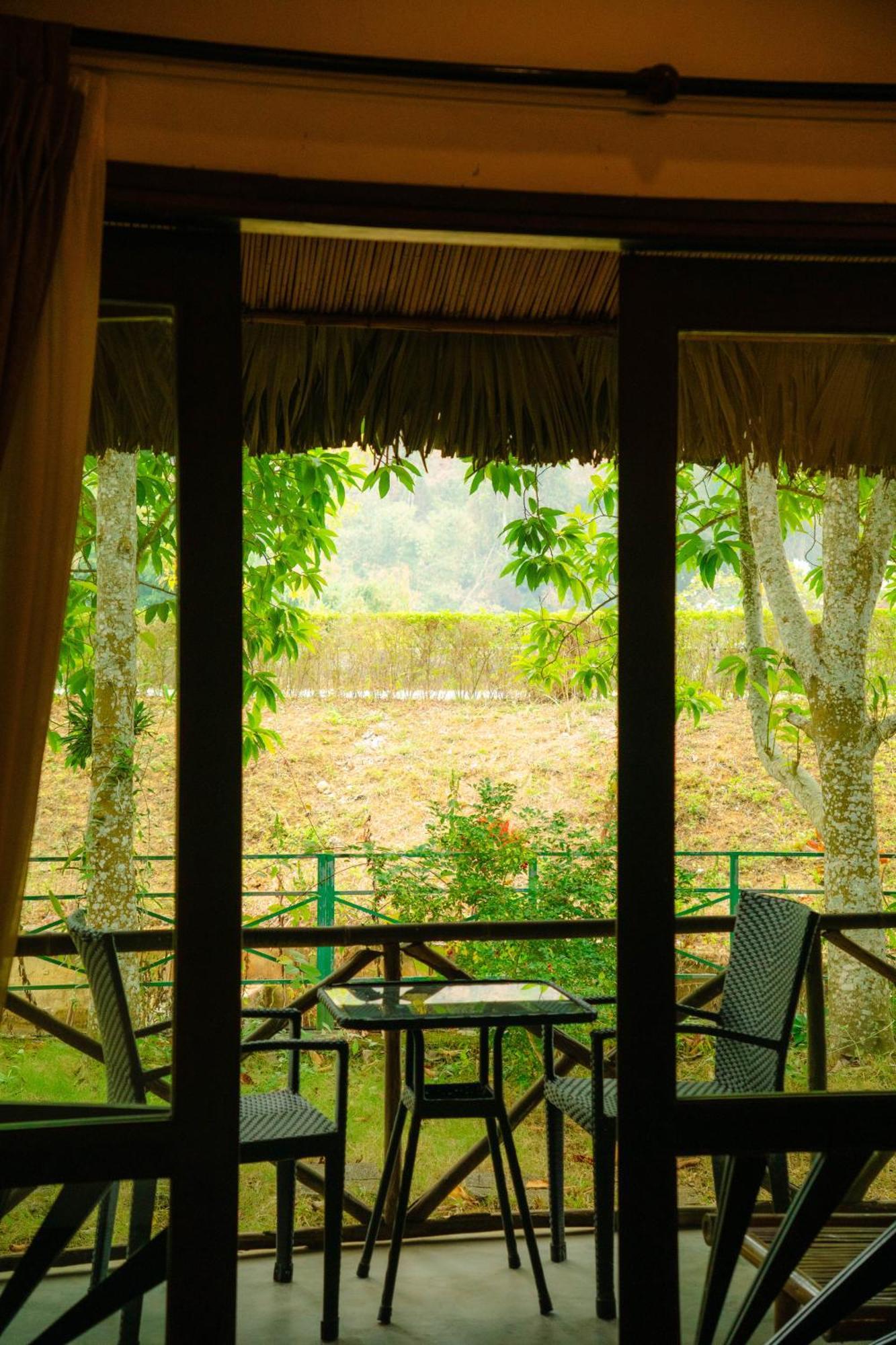 Mai Chau Villas Resort *