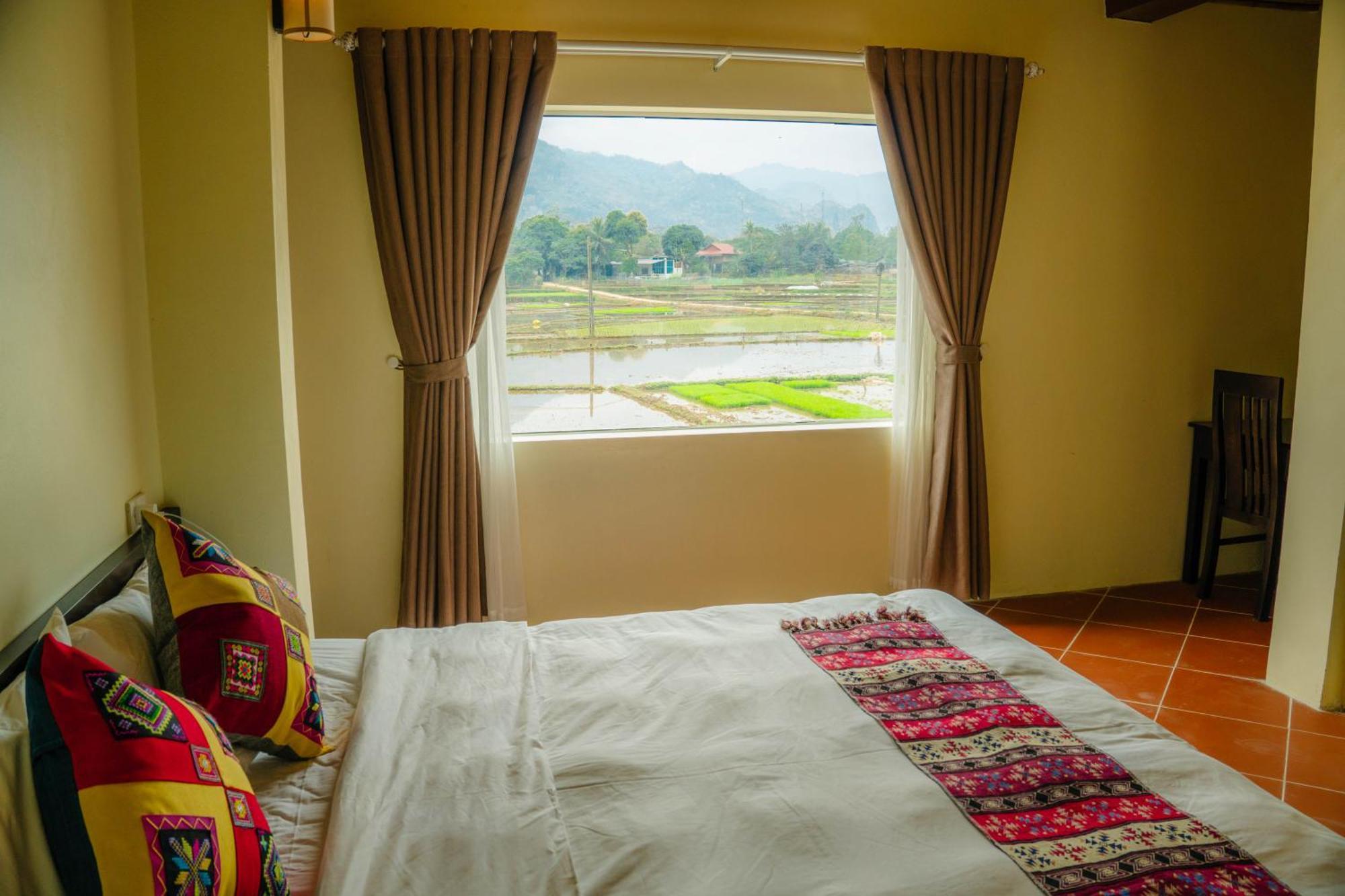 Mai Chau Villas Resort *
