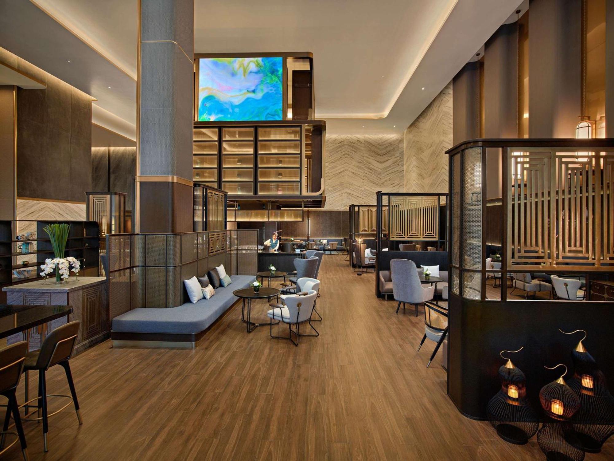 Hotel Pullman Phong Grand