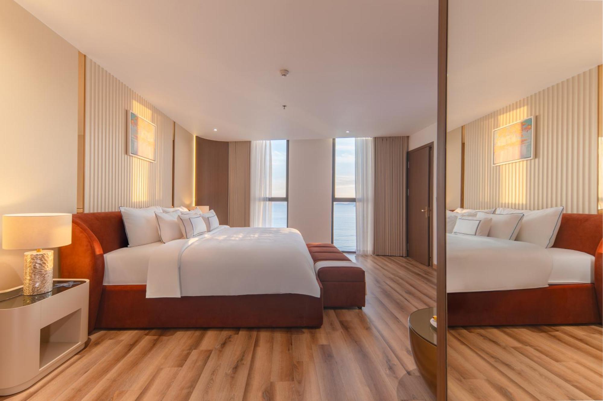 Starcity Hotel&condotel Beachfront Khách sạn 5*