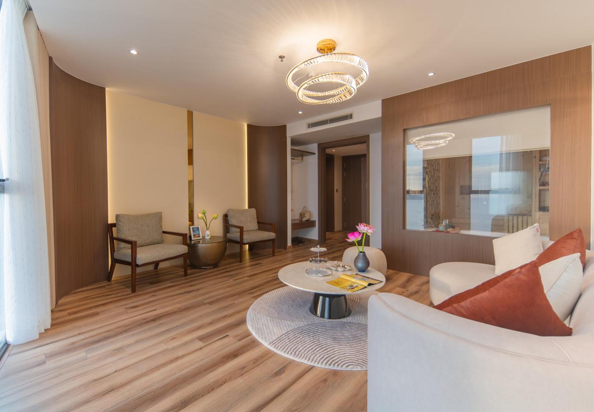 Starcity Hotel&condotel Beachfront Khách sạn 5*