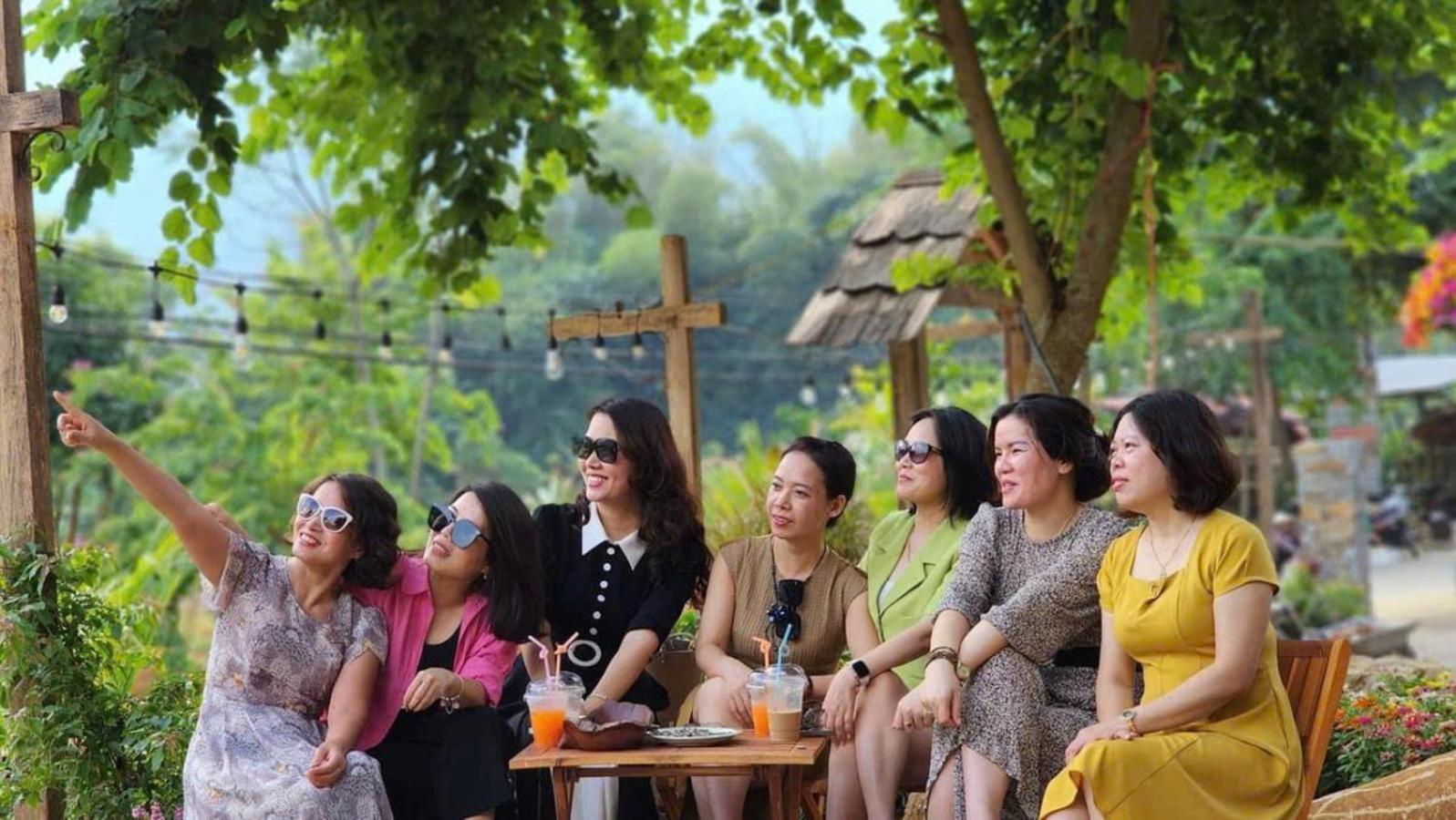 Moment & Resort *