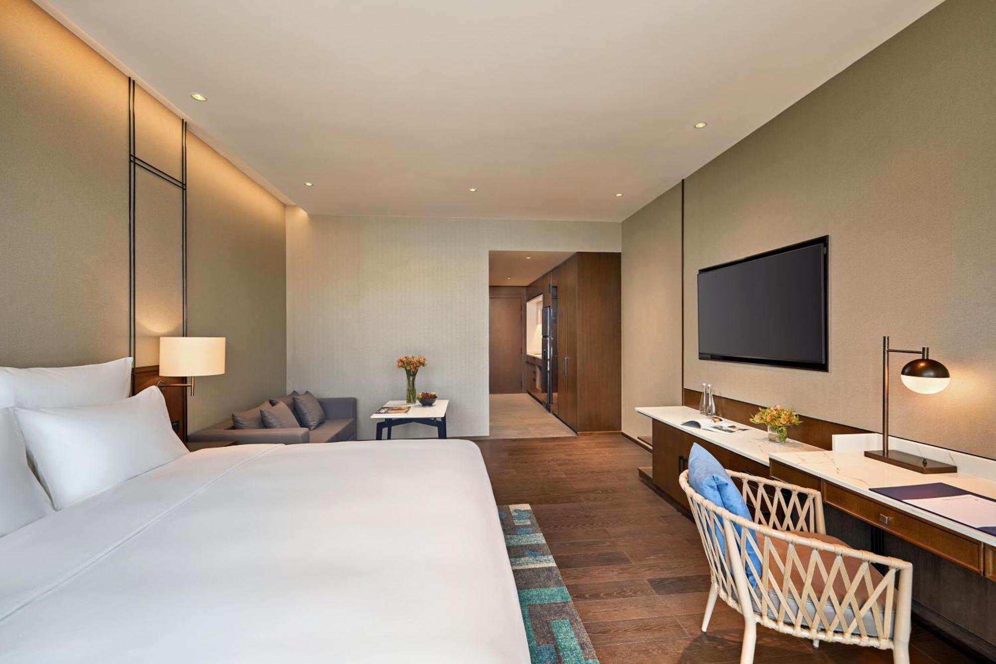 Pullman Phong Grand 5*