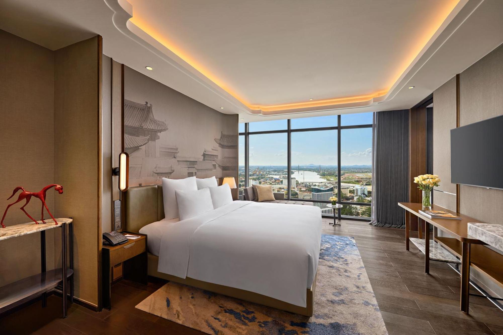 Pullman Phong Grand Hotel 5*