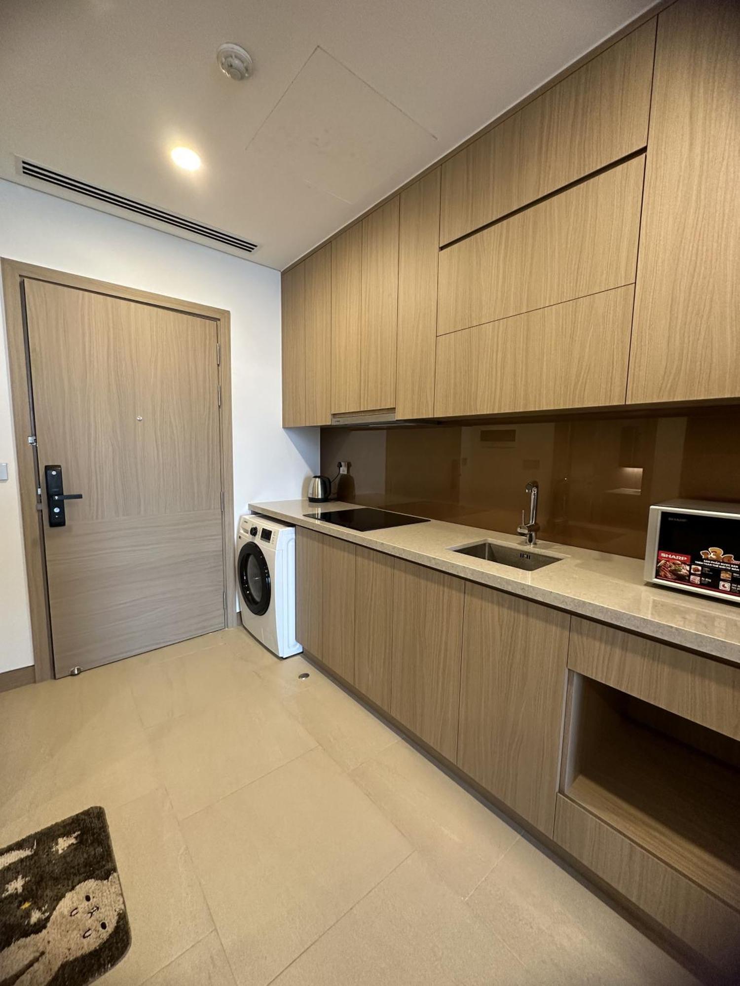 Lancaster Center Apartment Hanoi