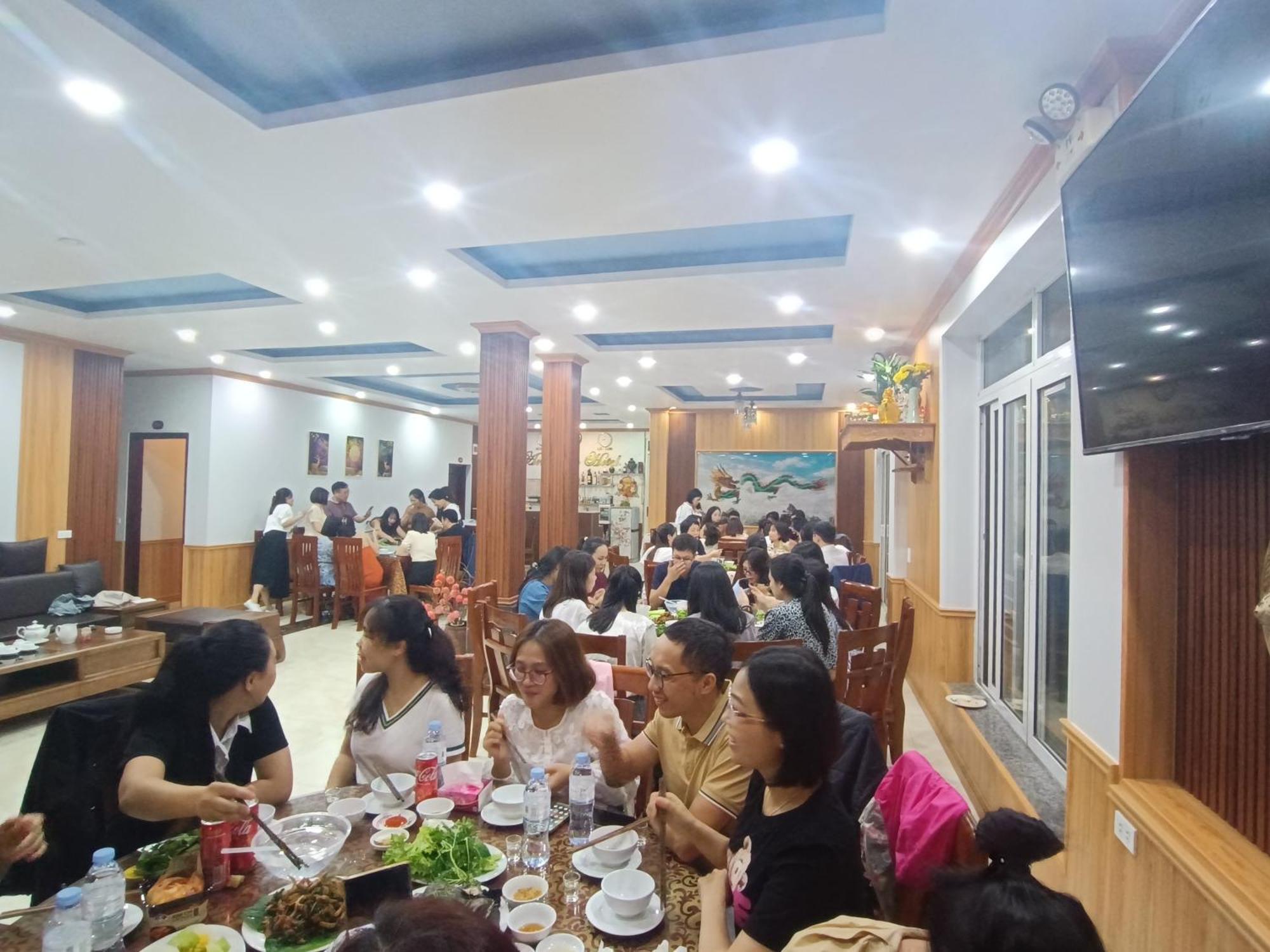 Khach San Anh Dao Hotel *