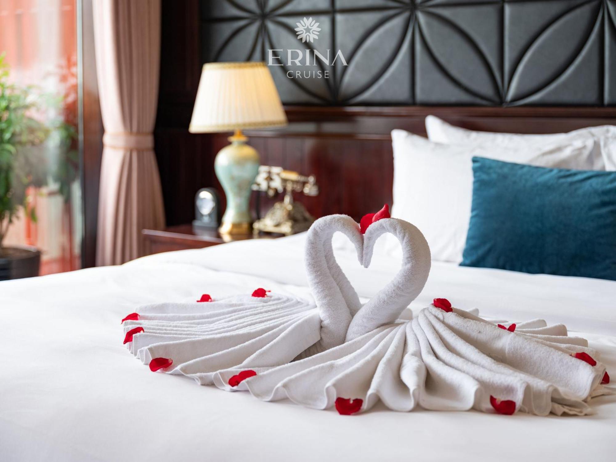Rosa Cruise Hạ Long