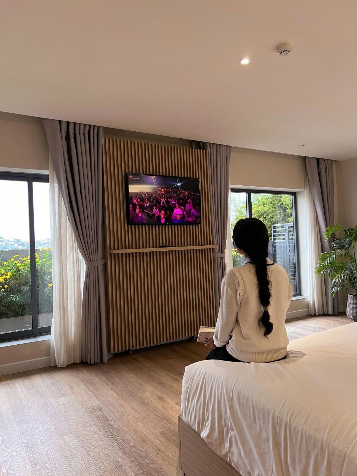 Khách sạn The Luxe