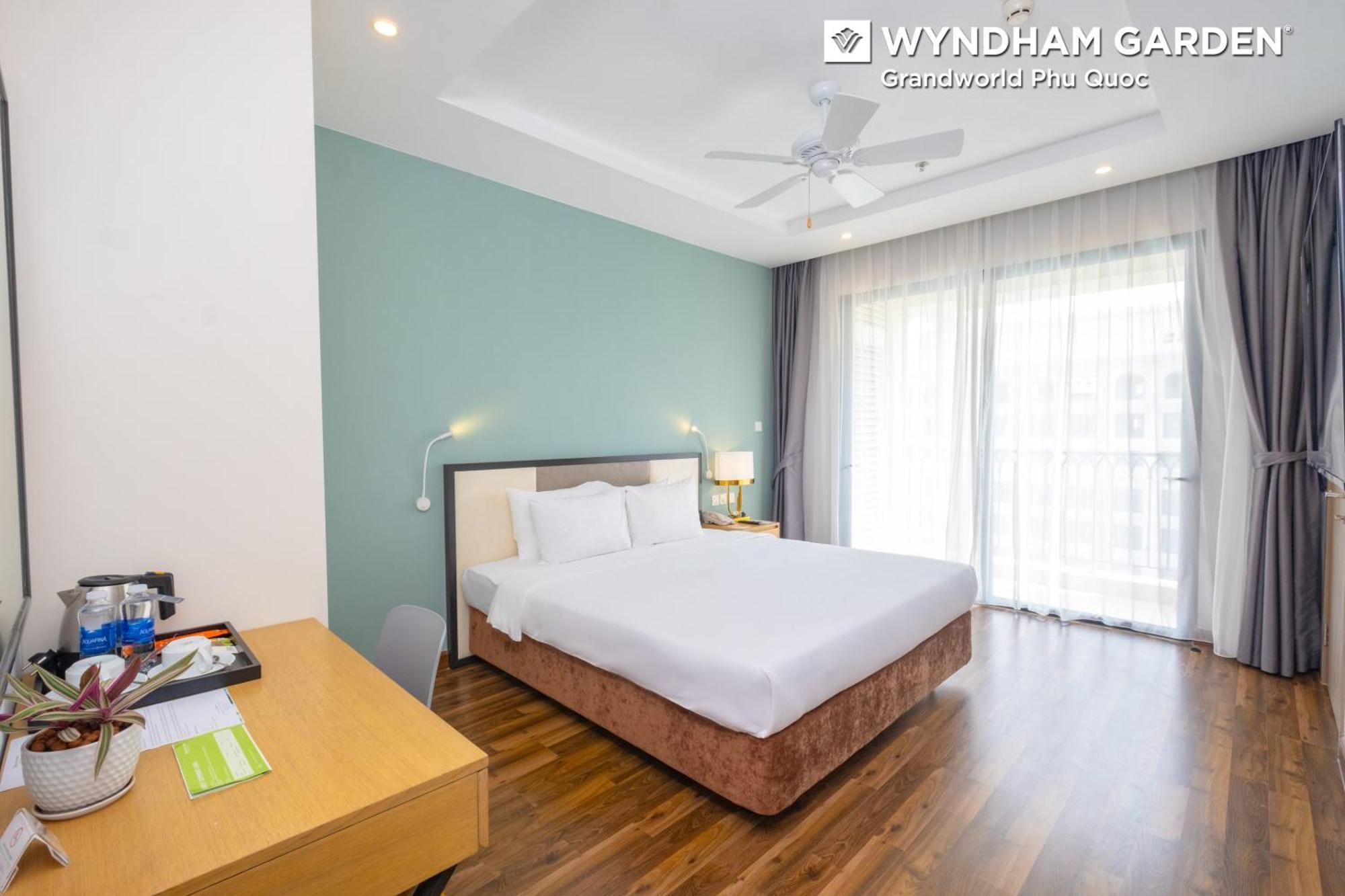 Wyndham Garden Grandworld Hotel 4*