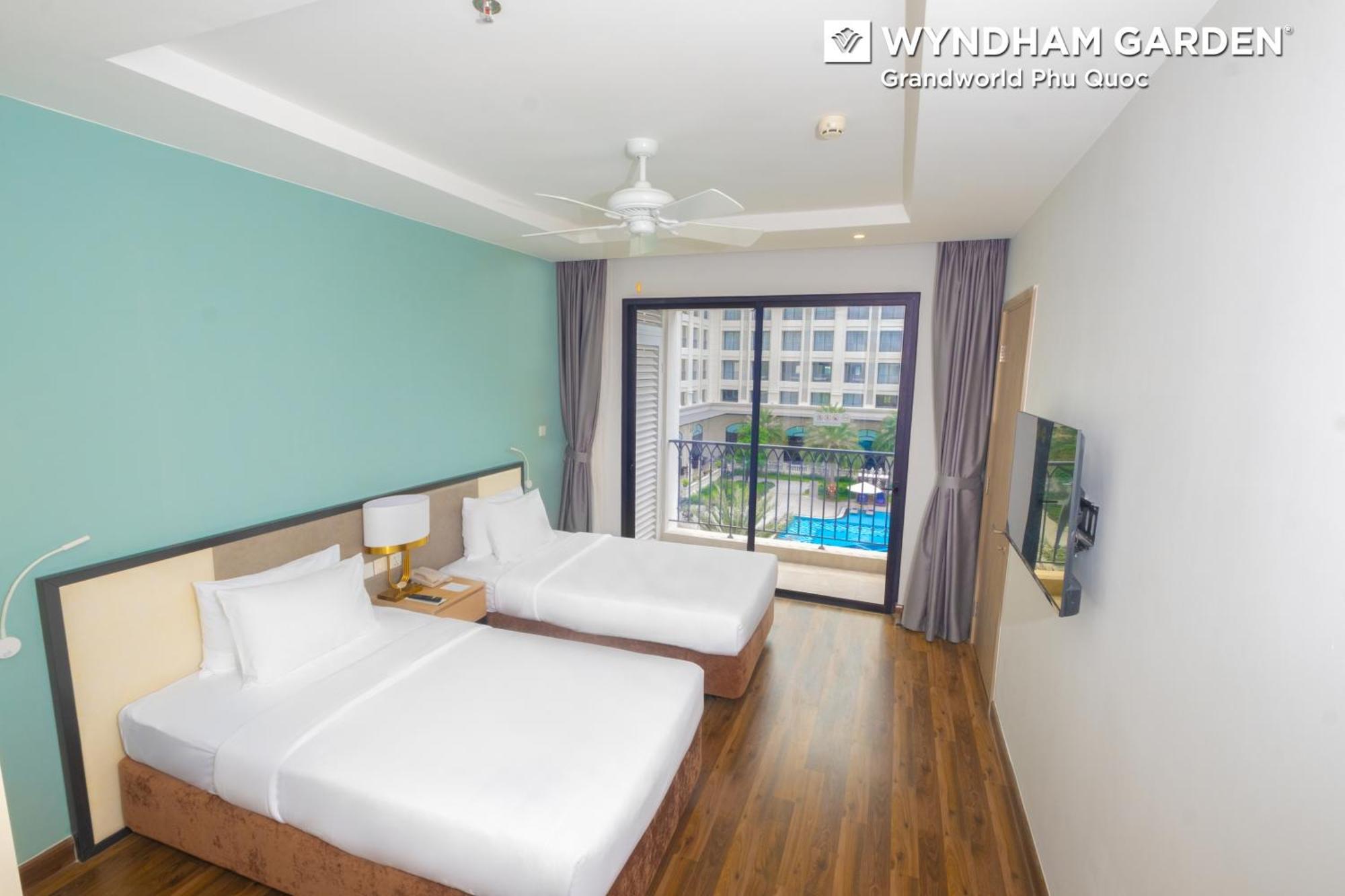 Wyndham Garden Grandworld 4*