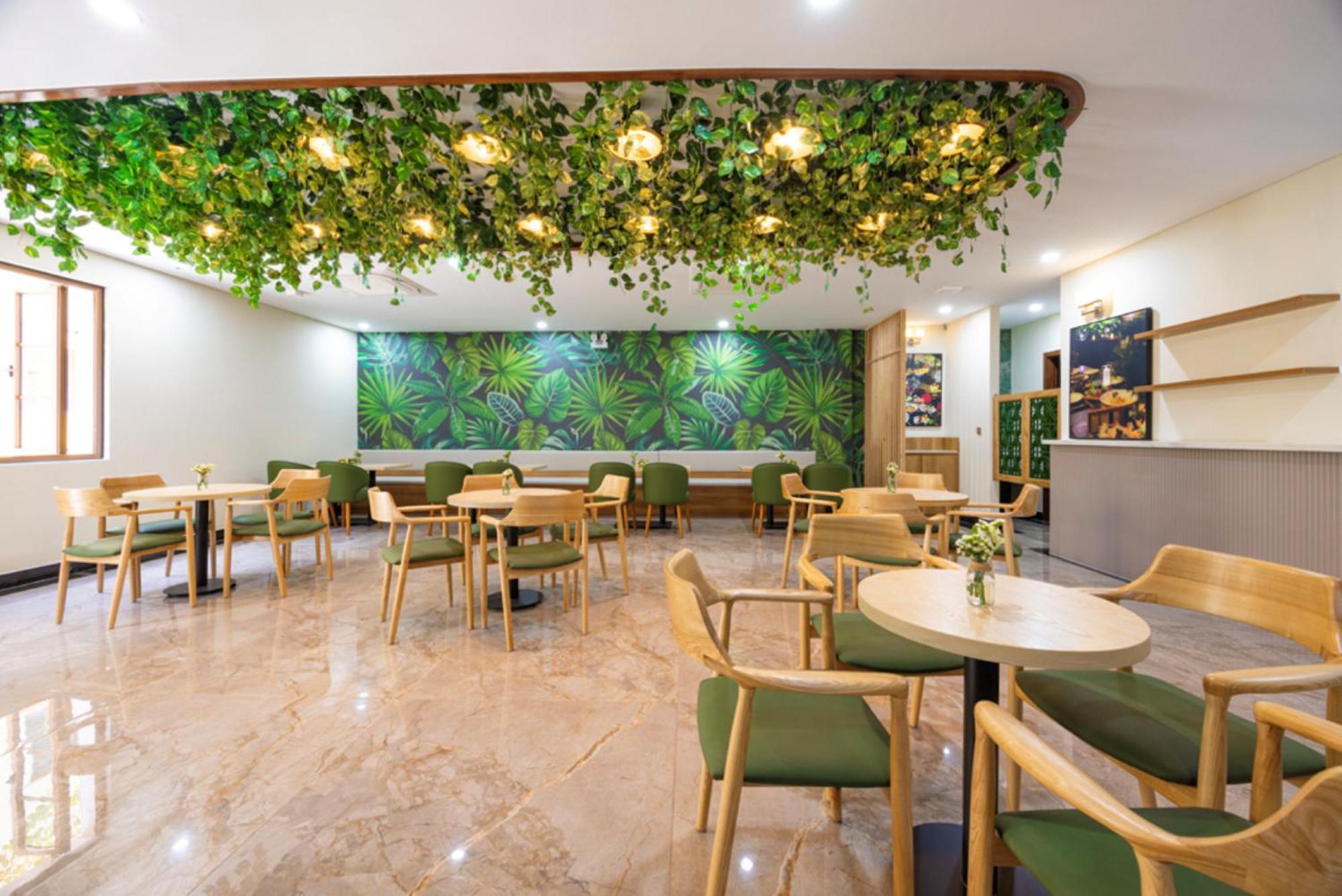 Hotel Sarah Halal Restaurant *