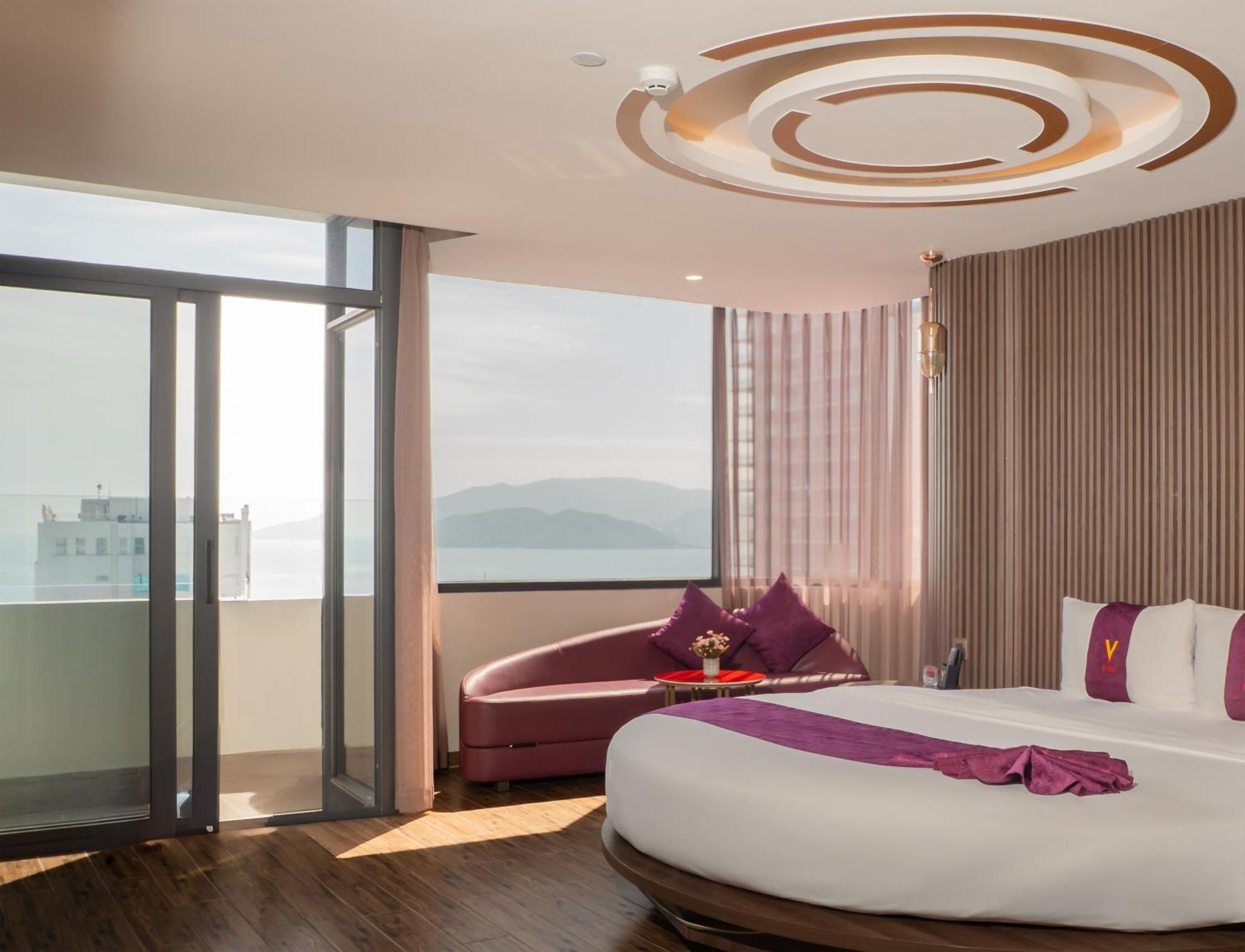 Hotel V