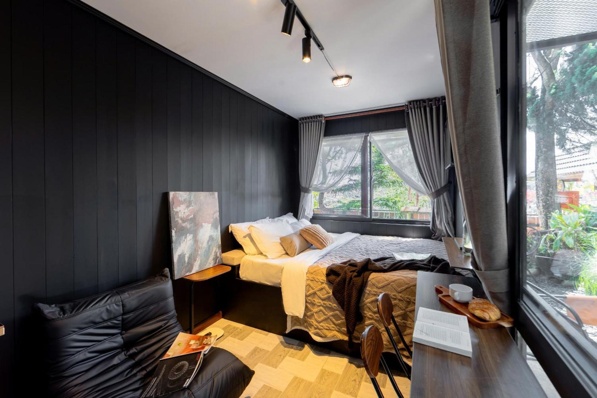 Ht House *