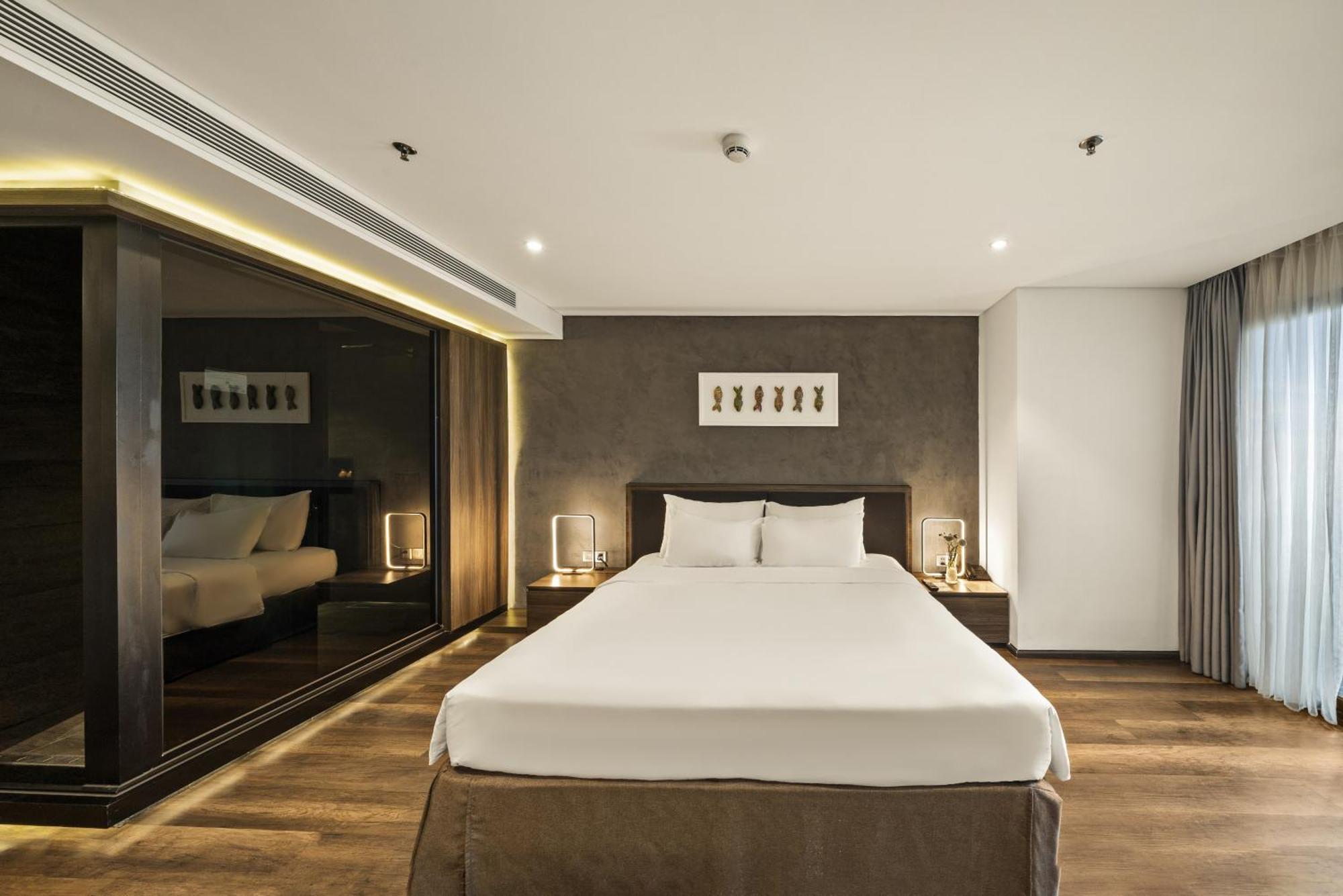The Code & Hotel 4*