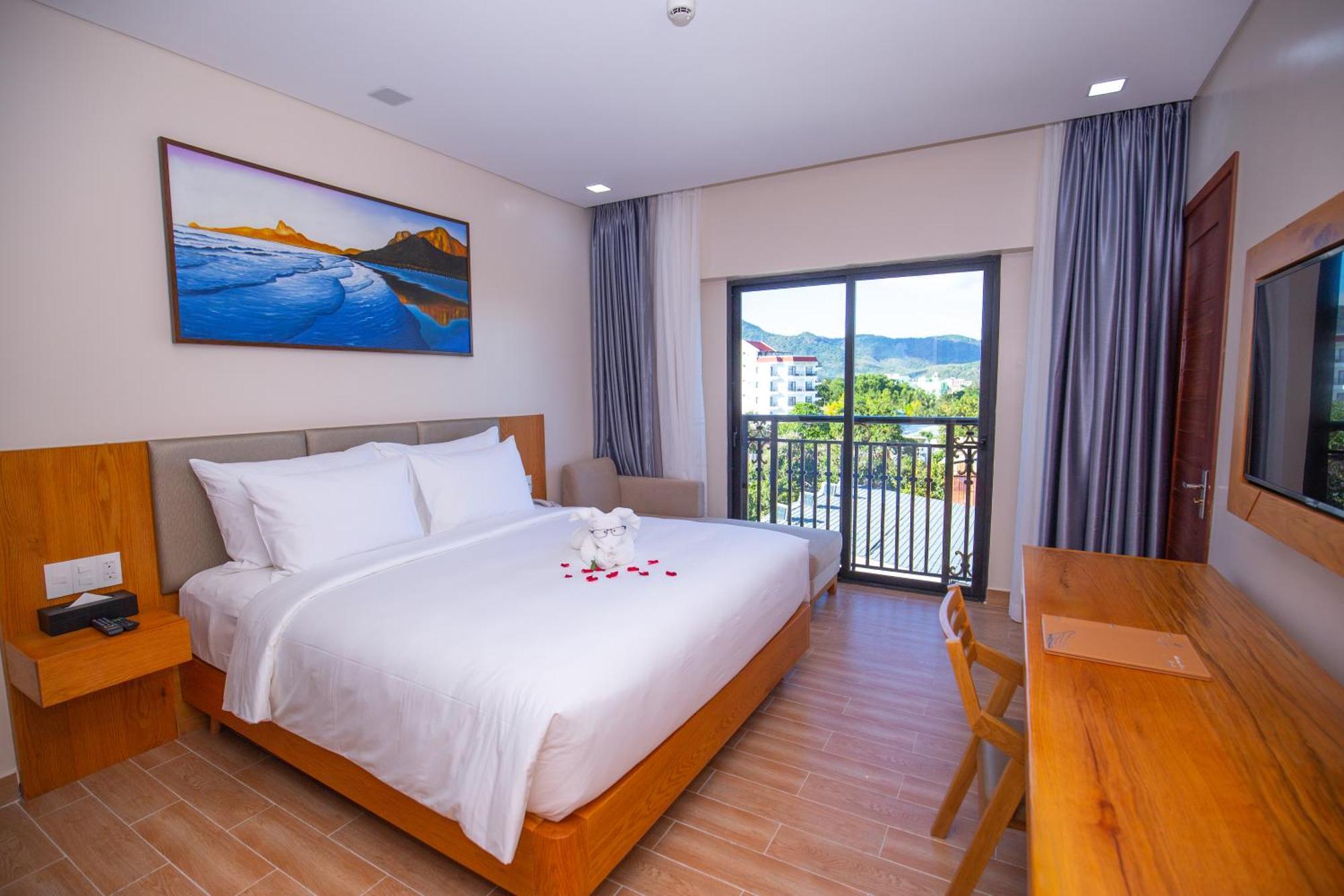 Marina Bay Con Dao 4*
