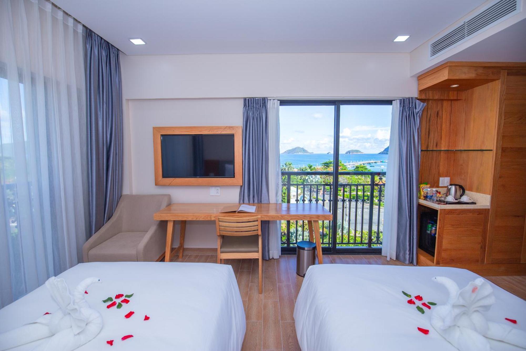 Marina Bay Con Dao Hotel 4*
