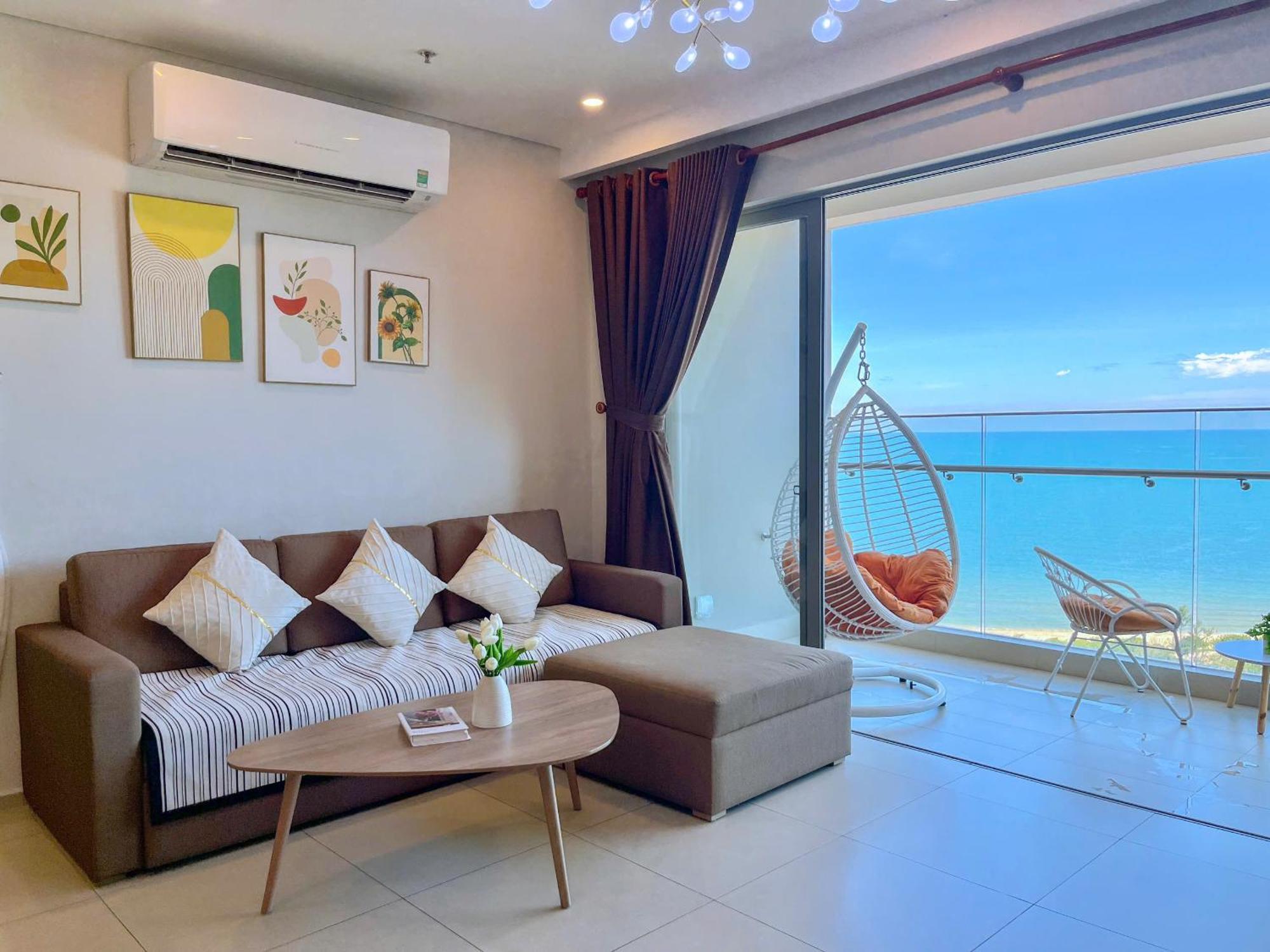 The Song Near The - Havilla Vung Tau