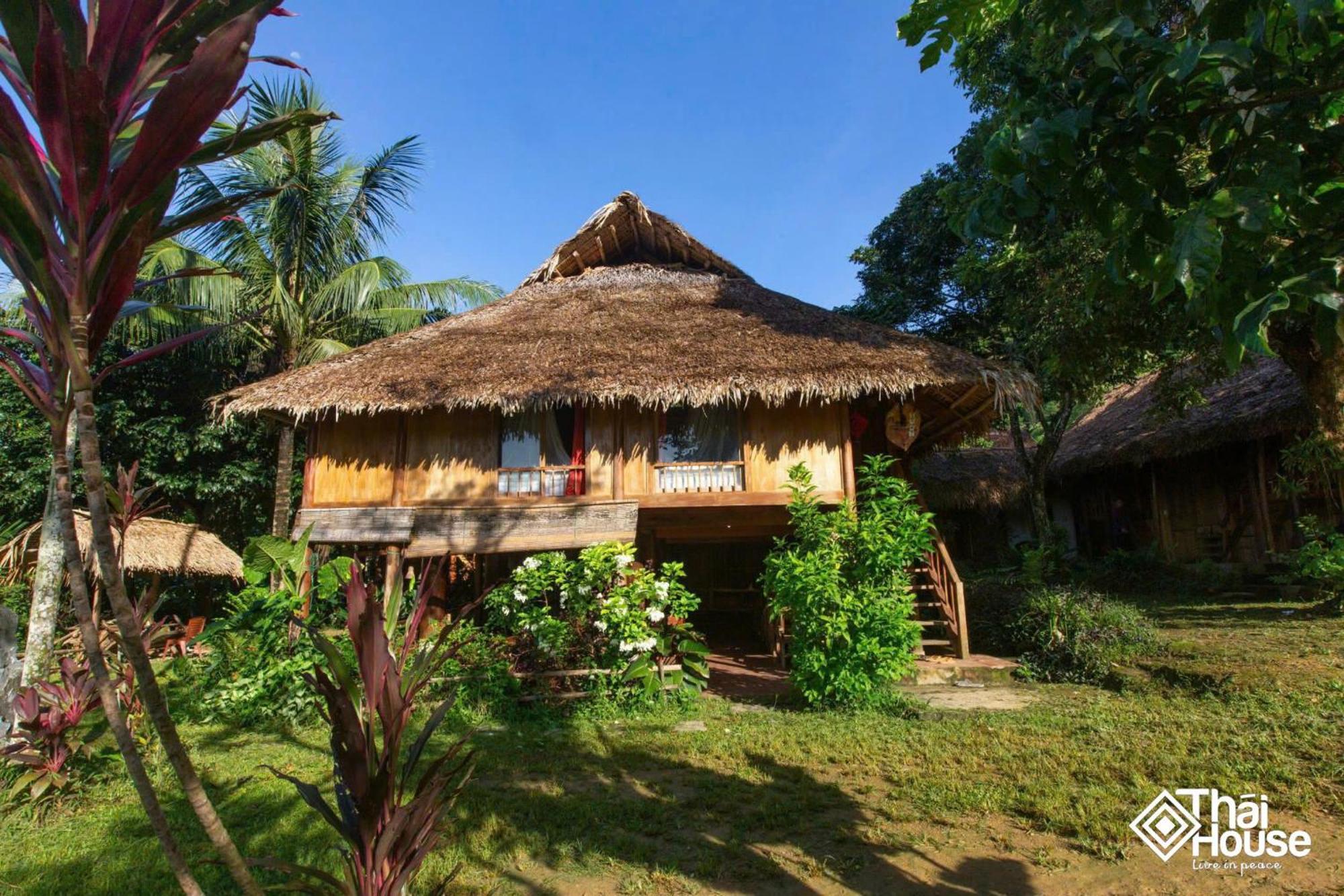 Thai House Pu Luong - Century Old Stilt House With Terrace Views *