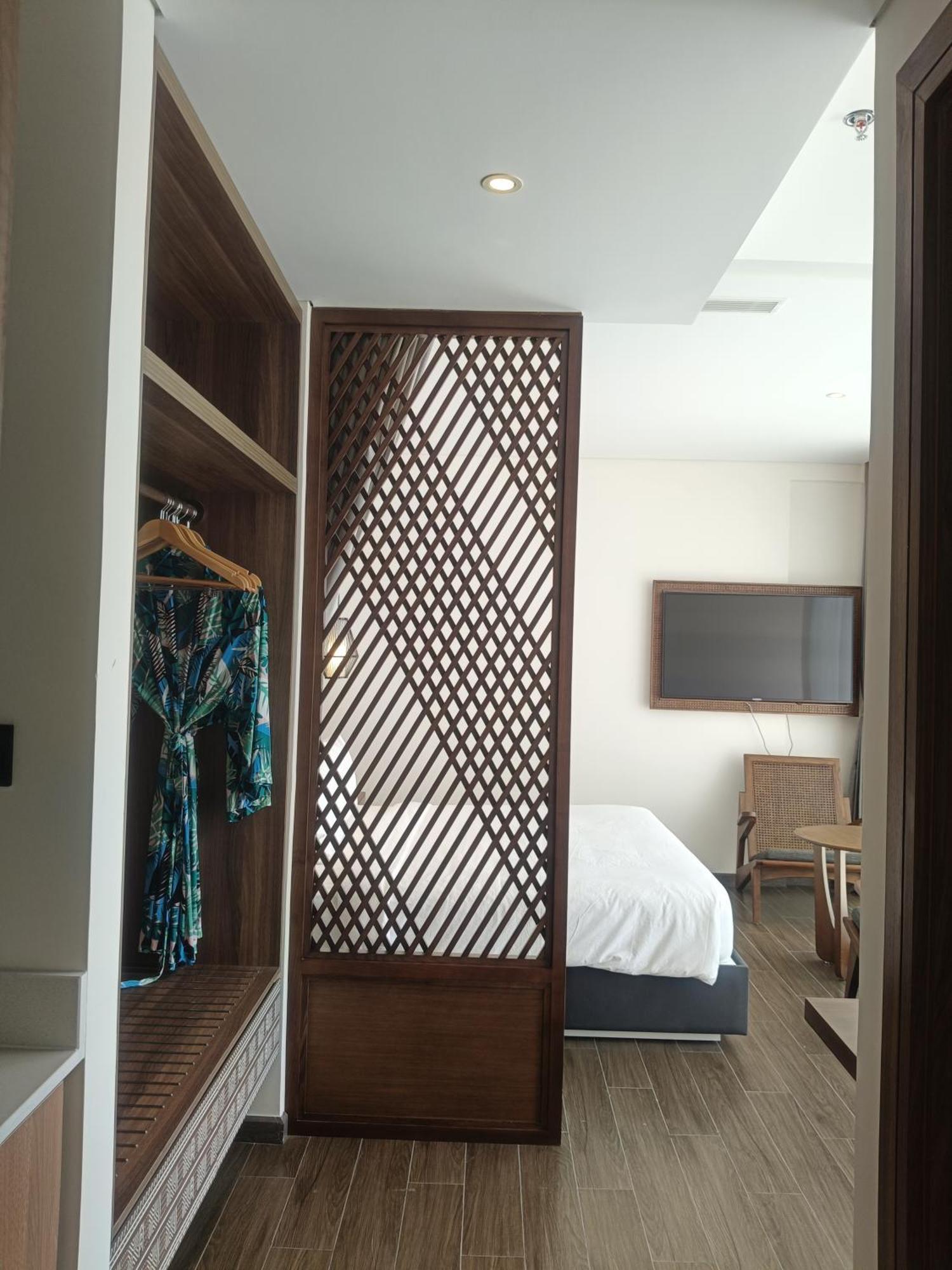 Apec Mandala Wonder Hotel *