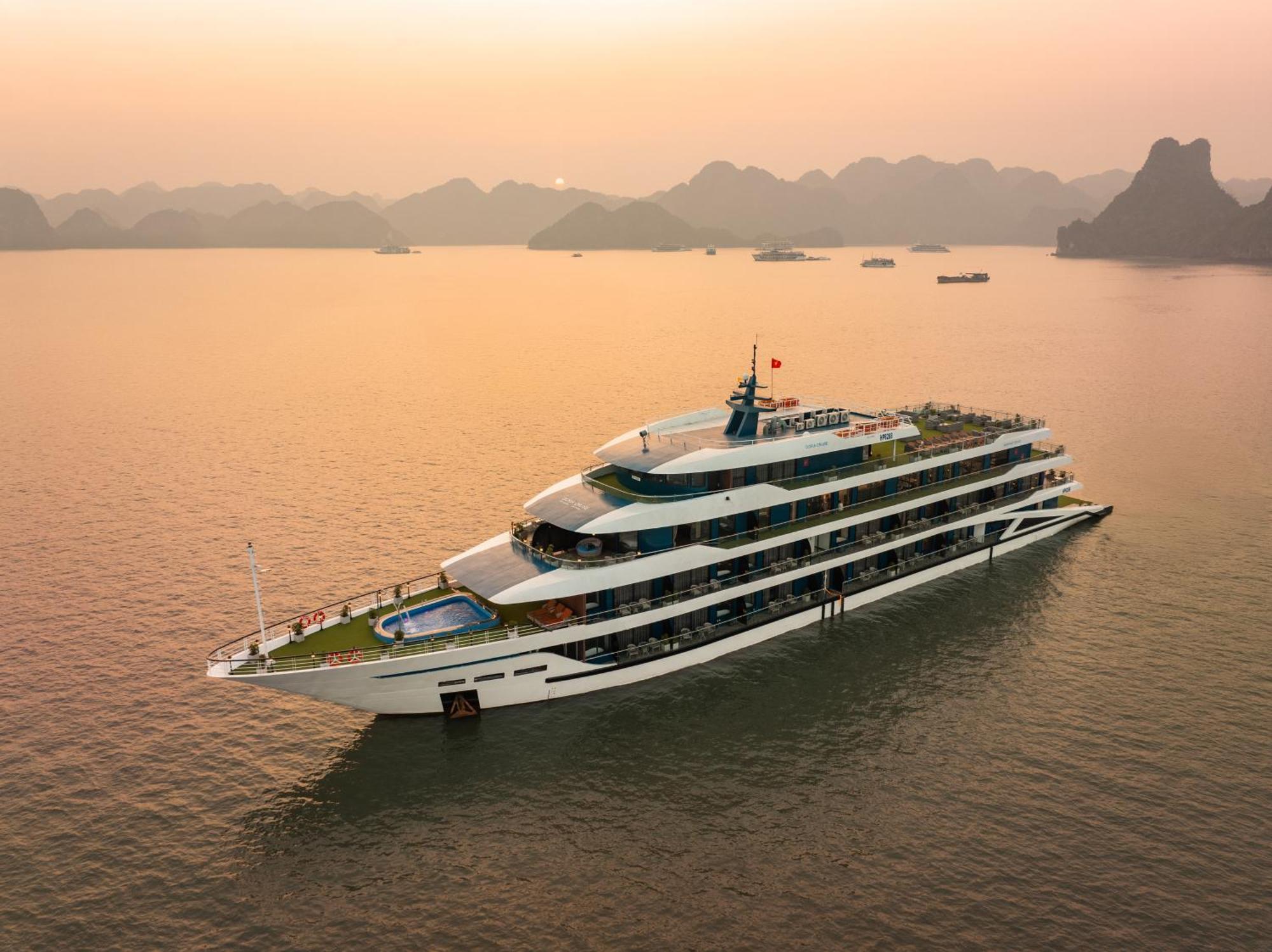 Botel M'gloria Cruise By Hag