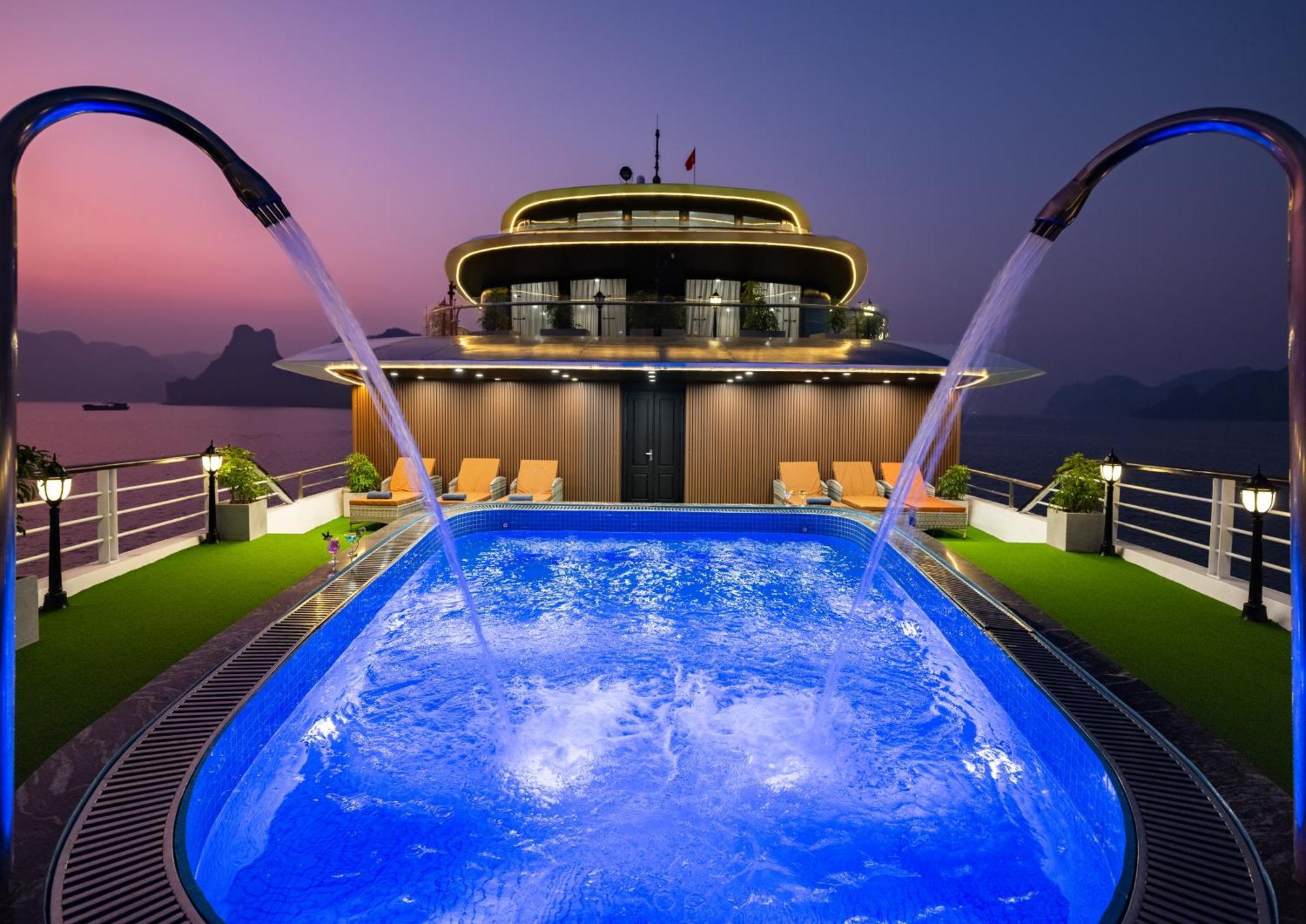 Botel M'gloria Cruise By Hag 5*