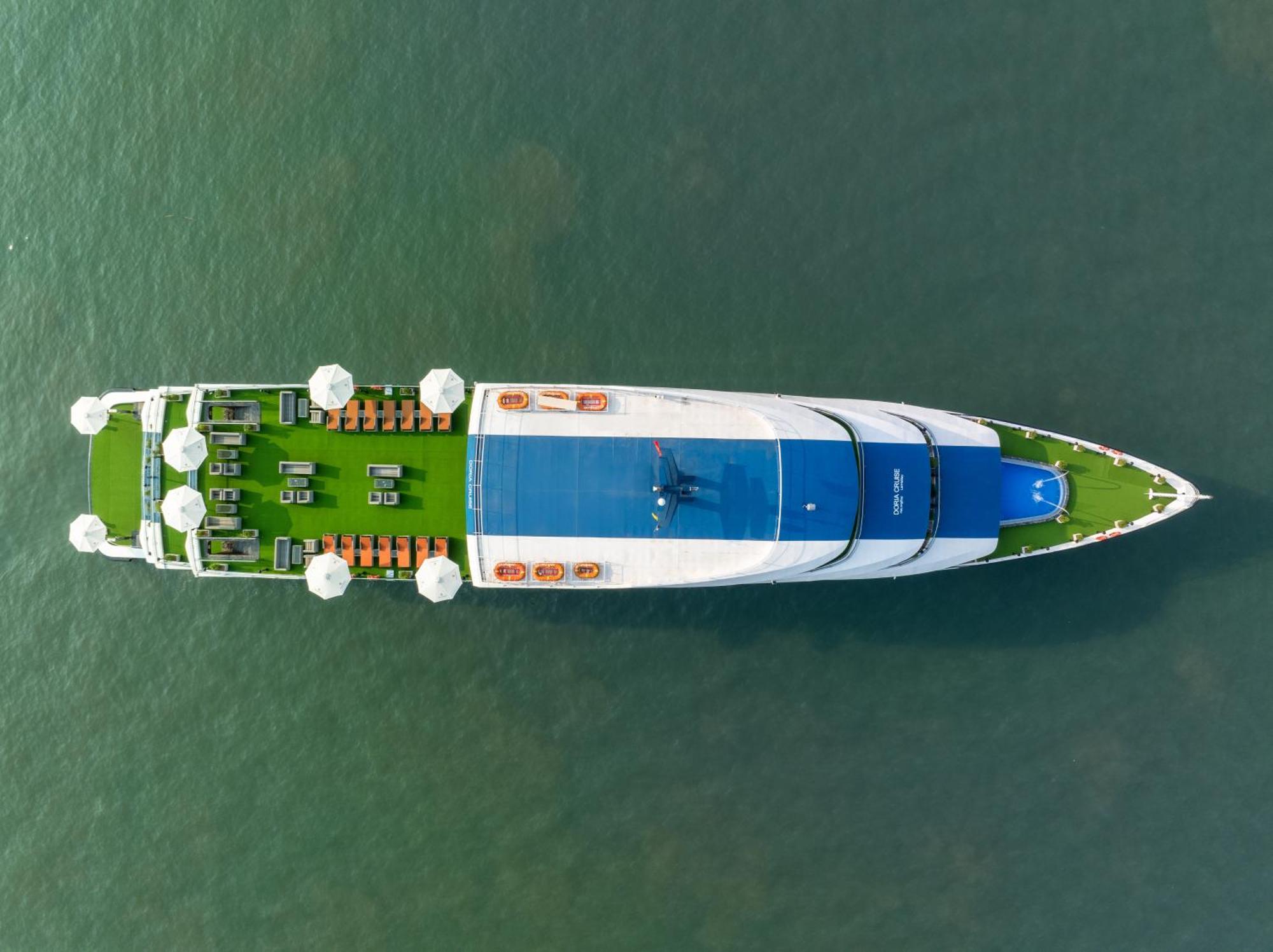 Botel M'gloria Cruise By Hag