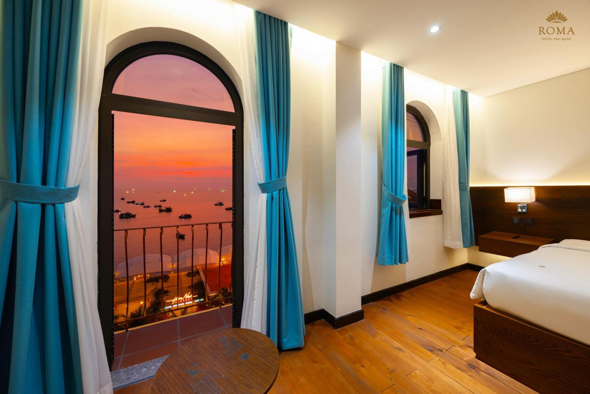 Khách sạn Roma - Free Airport Shuttle & Sunset Town Tour 4*