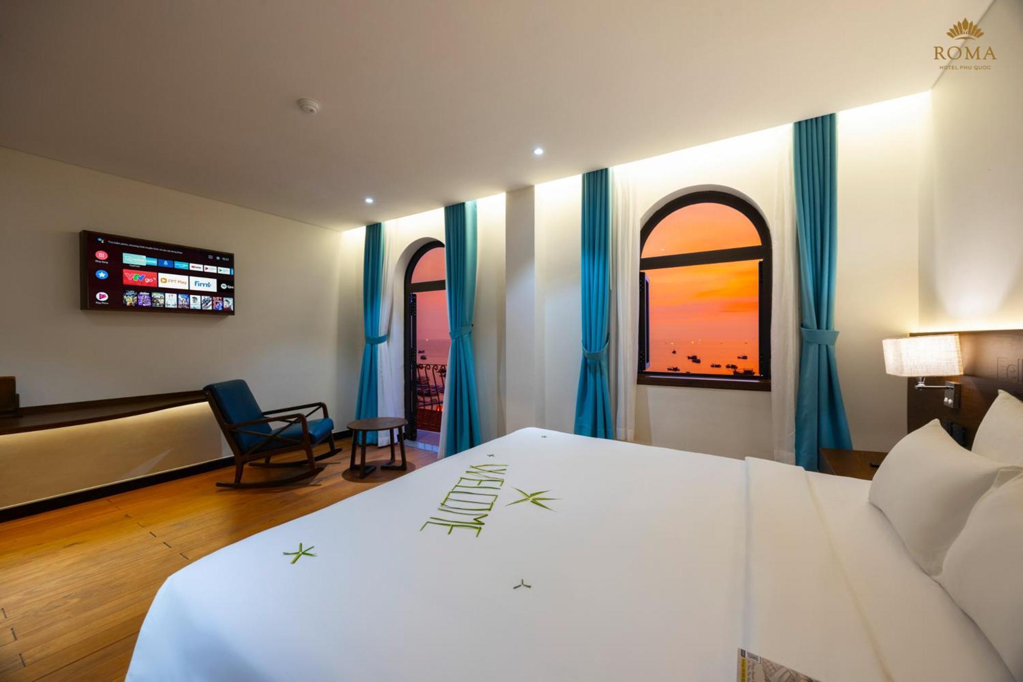 Roma - Free Airport Shuttle & Sunset Town Tour 4*