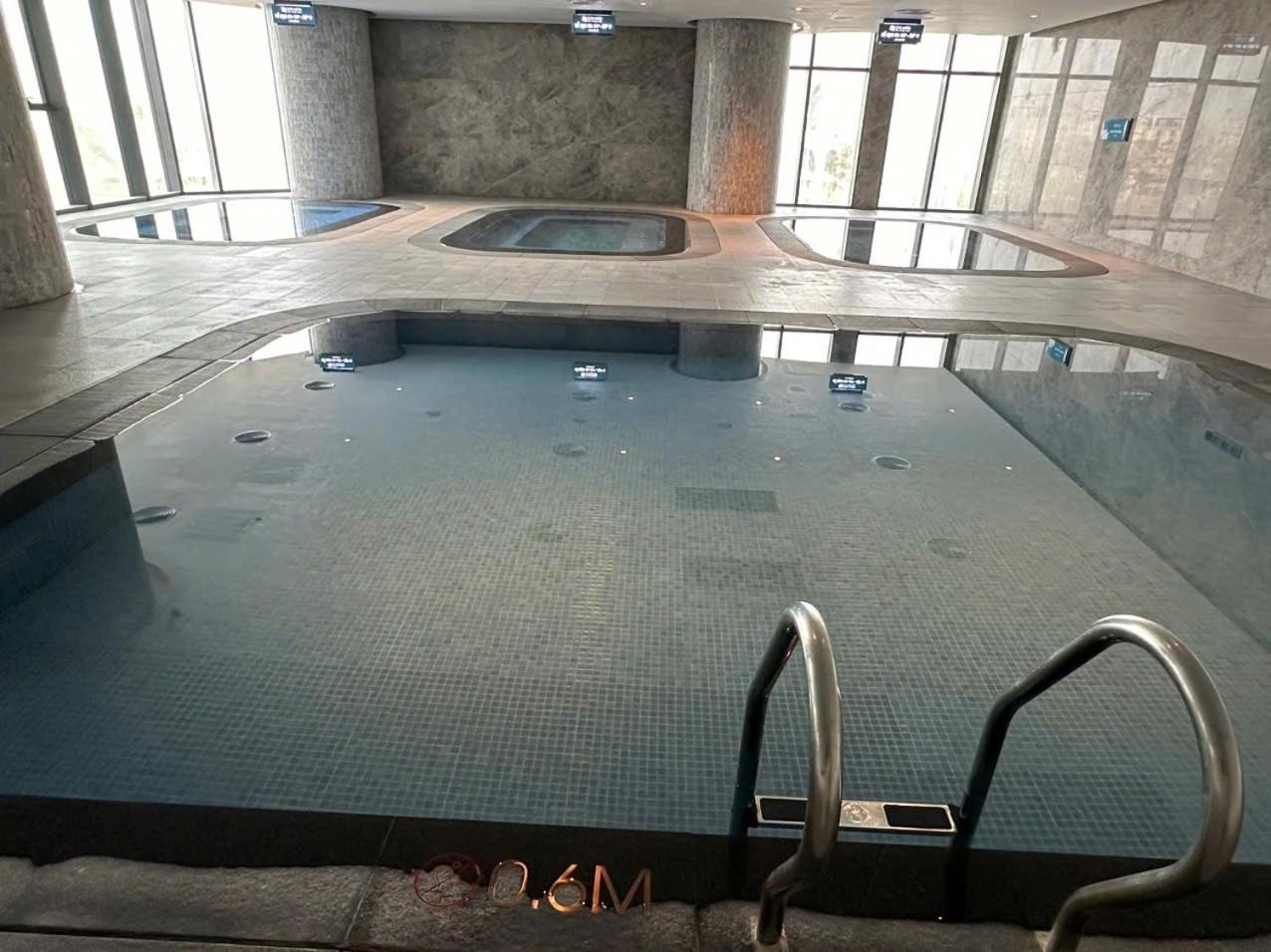 A La Carte Bay - Sea View Aparthotel Ha Long